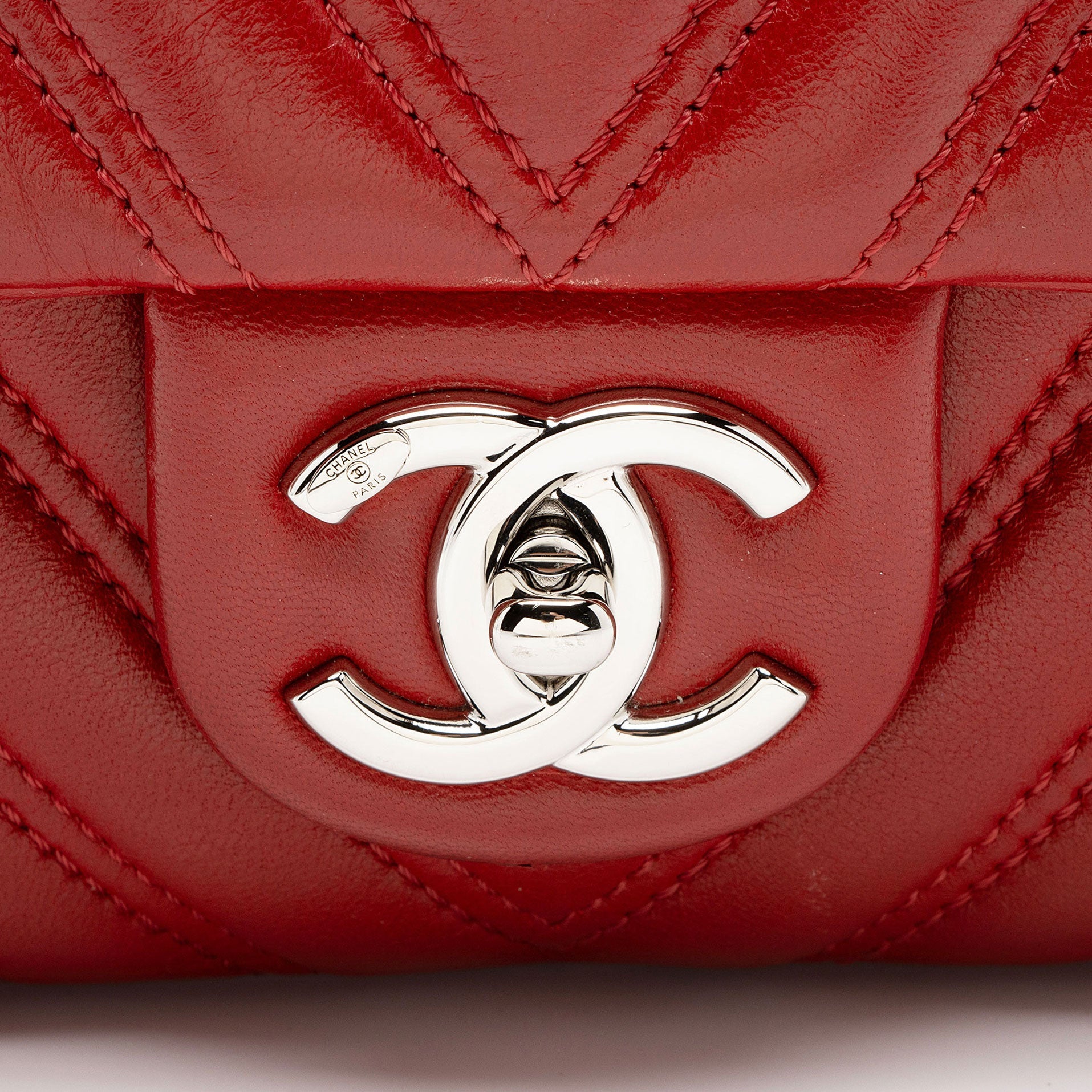 Chanel Chevron Lambskin Classic Jumbo Single Flap Bag (SHF-zB67zI)