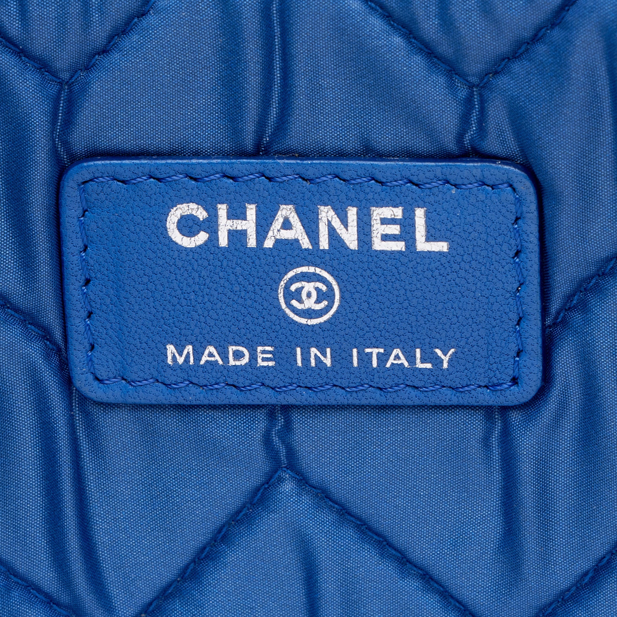 Chanel Chevron Lambskin Large O-Case (SHF-xDcooa)