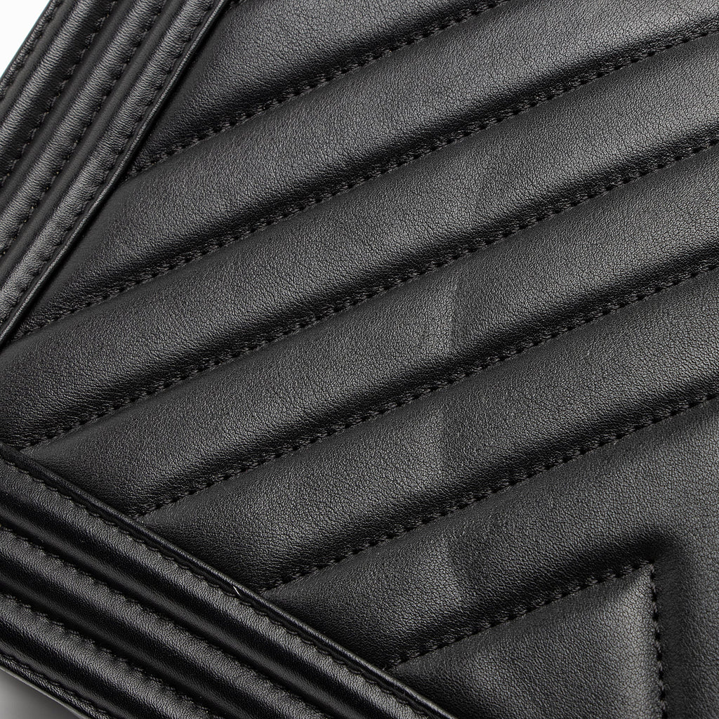 Chanel Chevron Lambskin New Medium Boy Bag (SHF-23076)