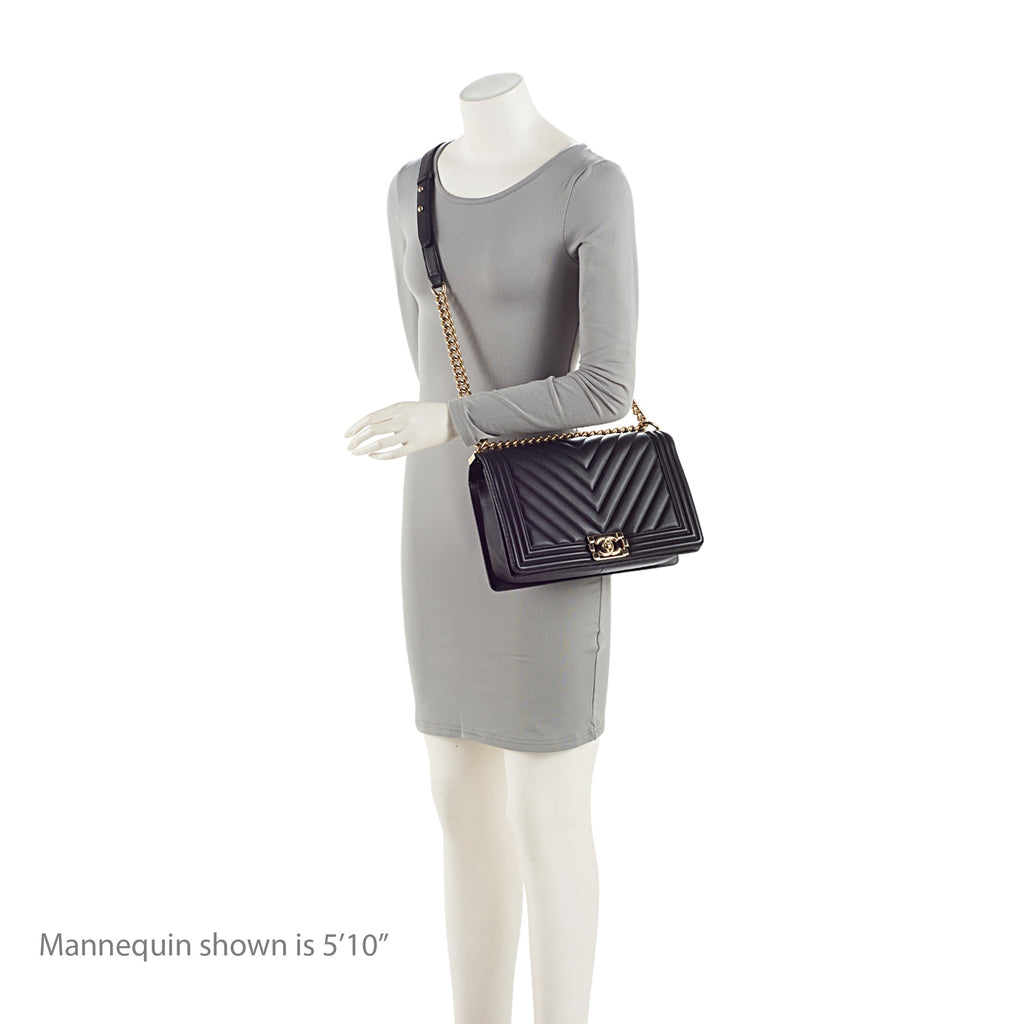 Chanel Chevron Lambskin New Medium Boy Bag (SHF-KOMM25)