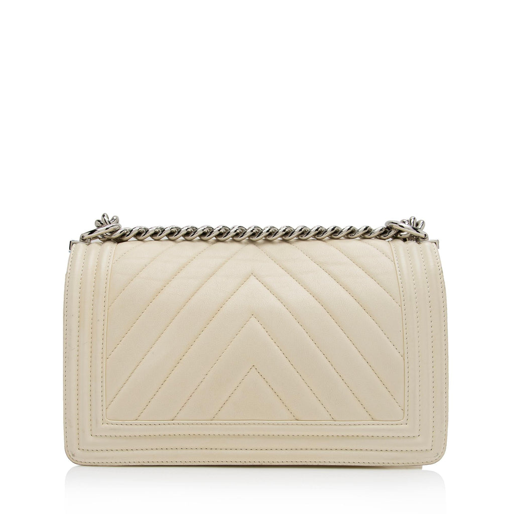 Chanel Chevron Lambskin Old Medium Boy Bag (SHF-Dmy3Qd)