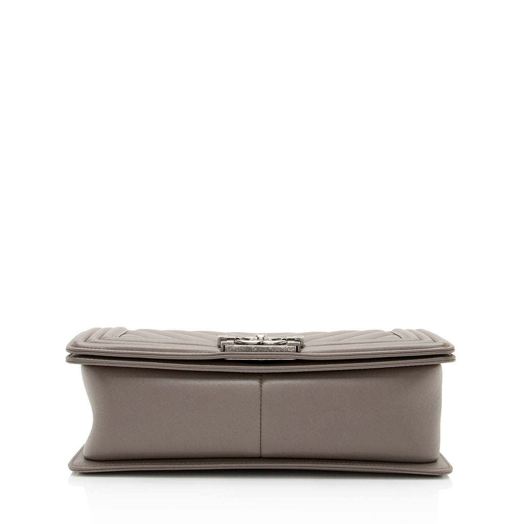 Chanel Chevron Lambskin Old Medium Boy Bag (SHF-fEUBkq)