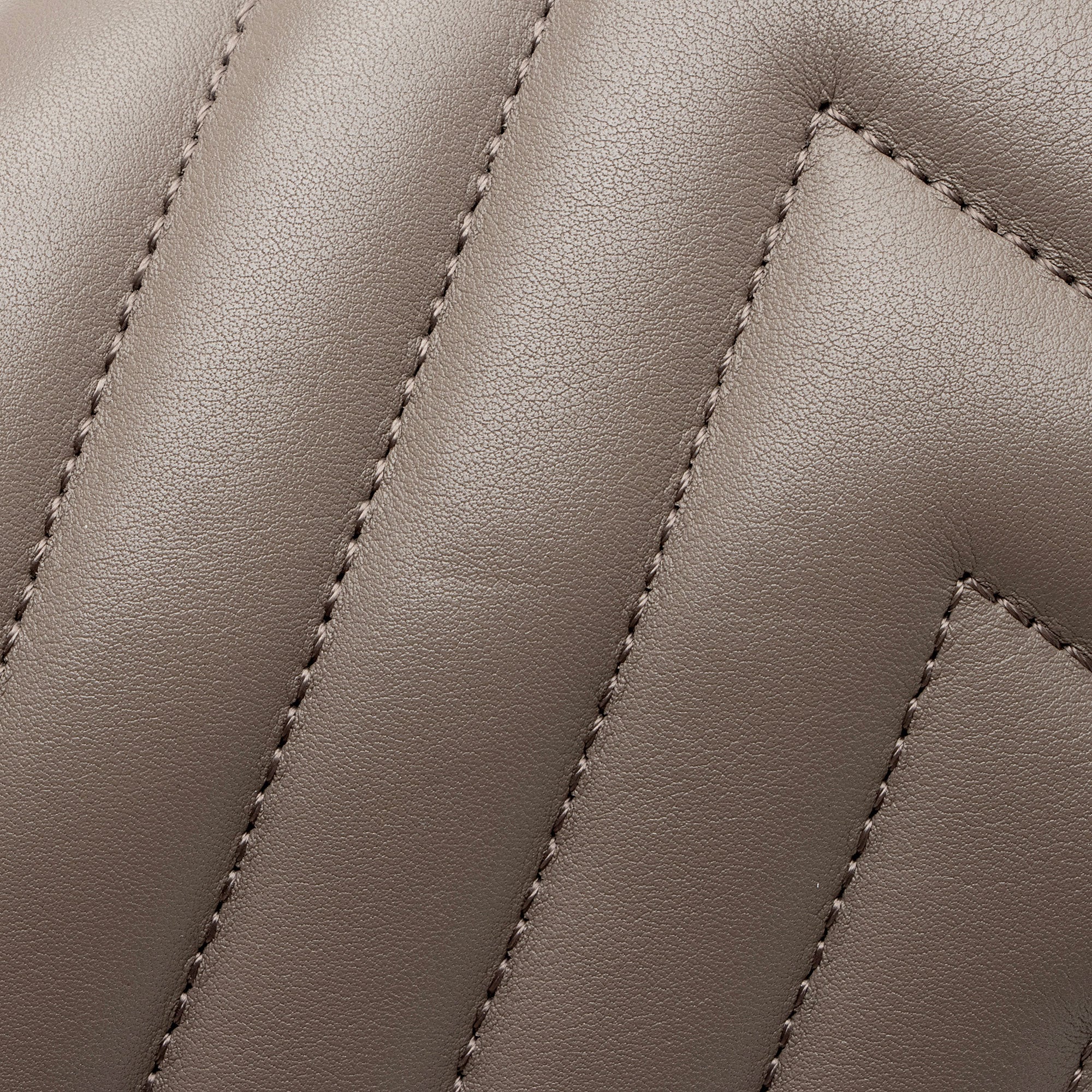Chanel Chevron Lambskin Old Medium Boy Bag (SHF-fEUBkq)
