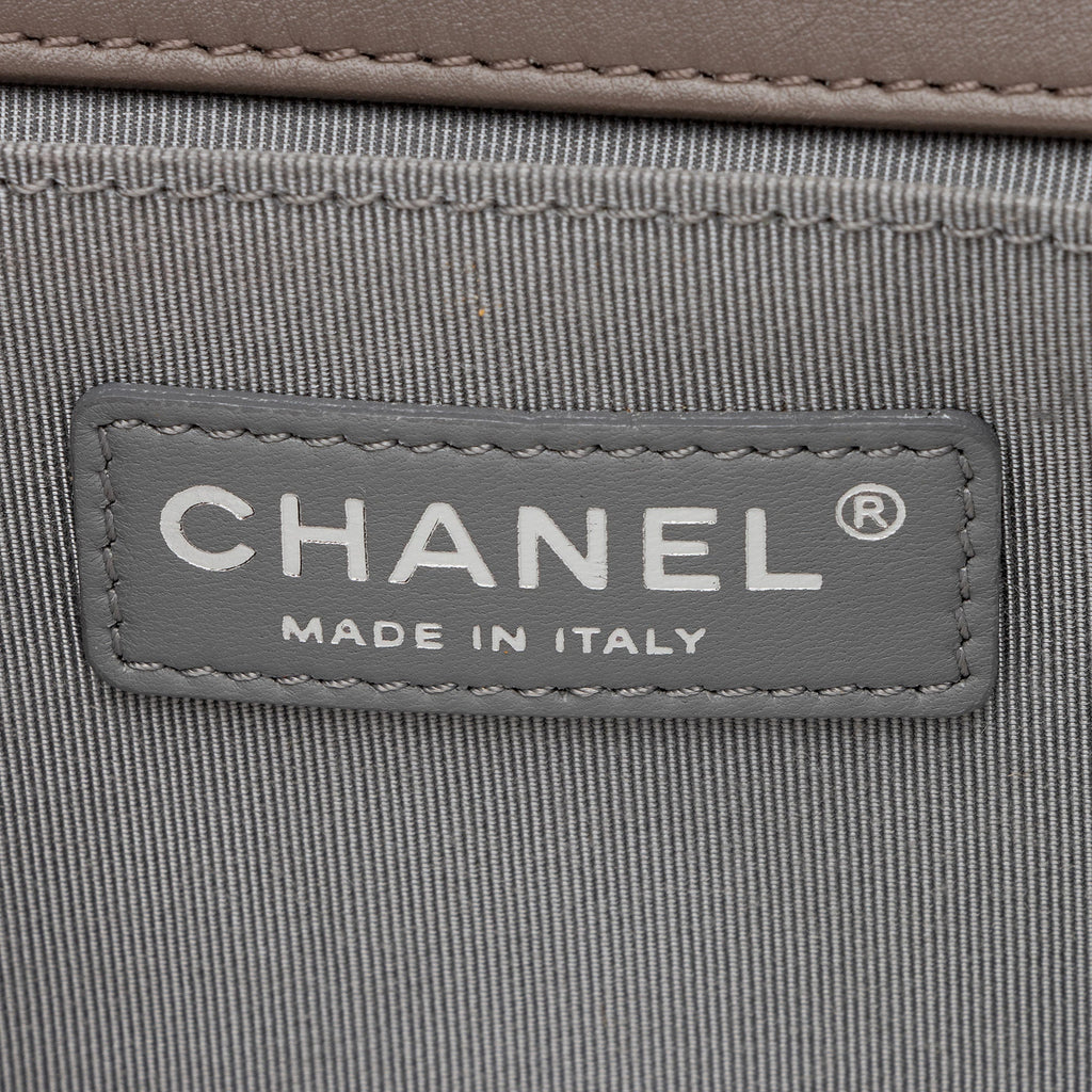 Chanel Chevron Lambskin Old Medium Boy Bag (SHF-fEUBkq)