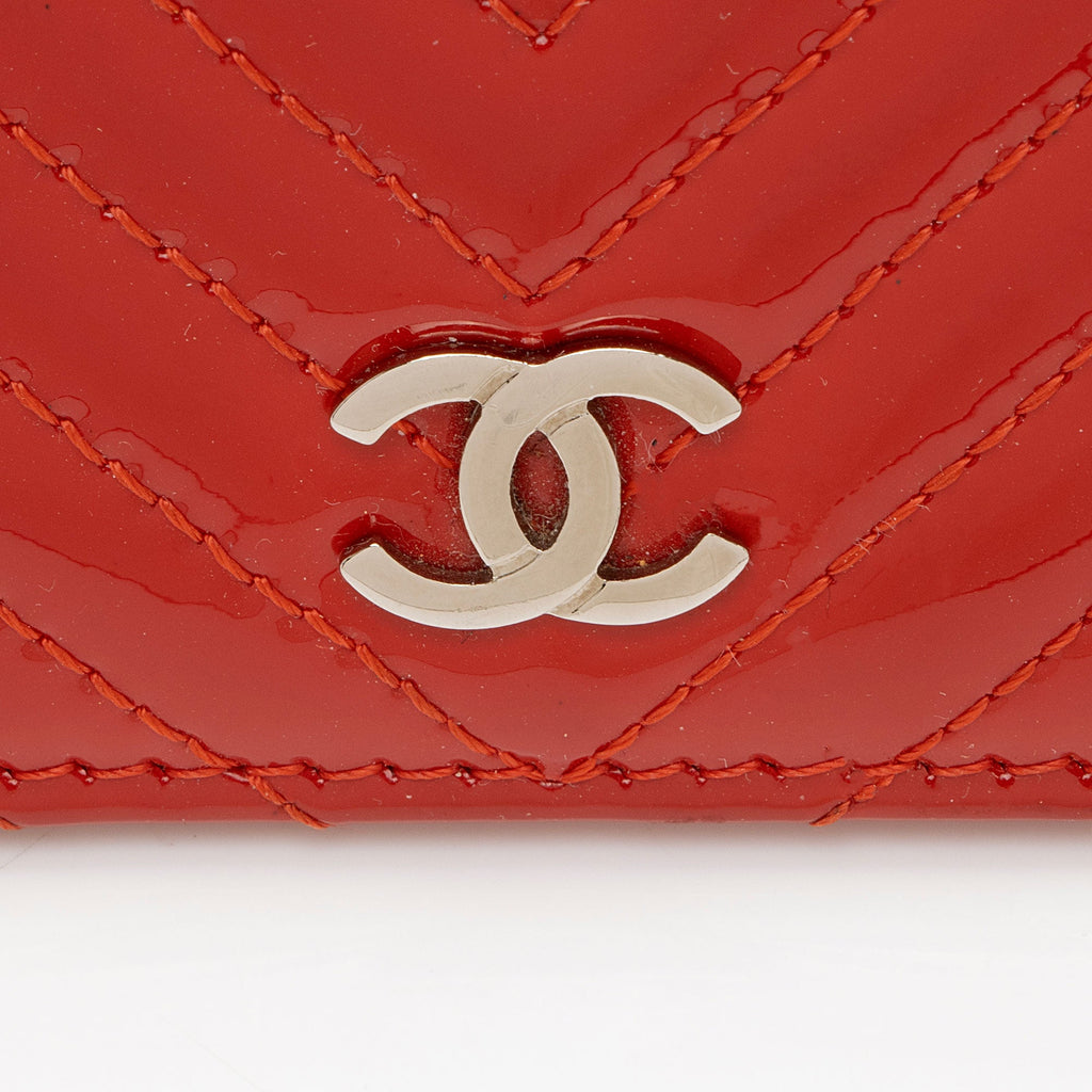 Chanel Chevron Patent Leather Yen Wallet (SHF-dr7rcl)