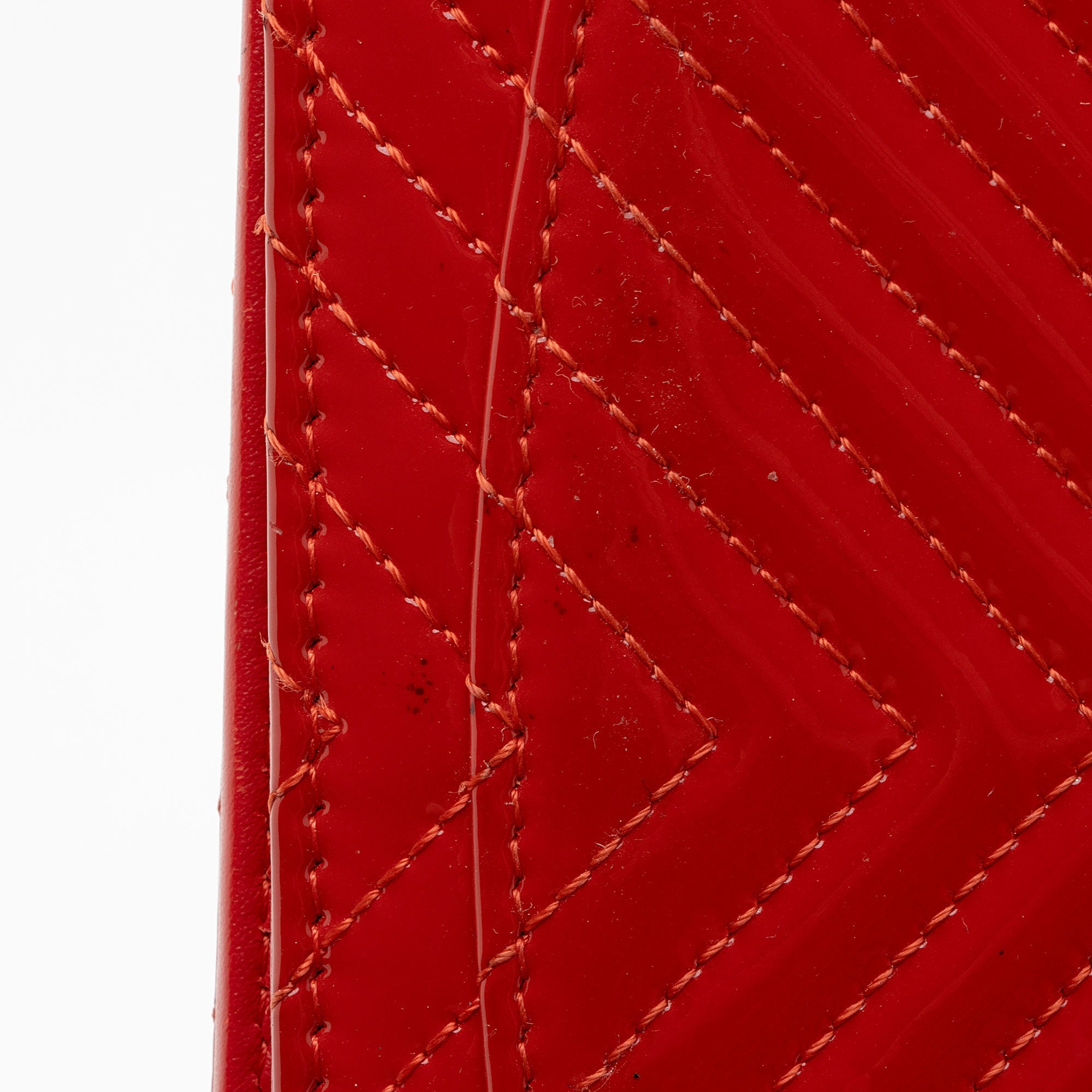 Chanel Chevron Patent Leather Yen Wallet (SHF-dr7rcl)