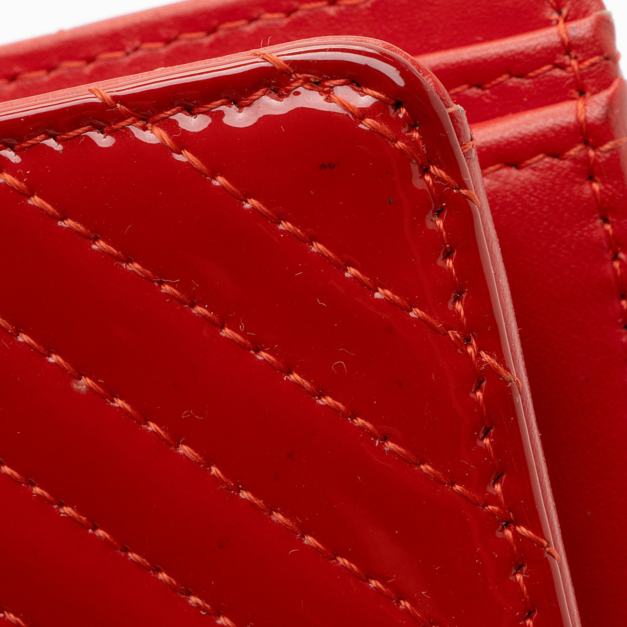 Chanel Chevron Patent Leather Yen Wallet (SHF-dr7rcl)