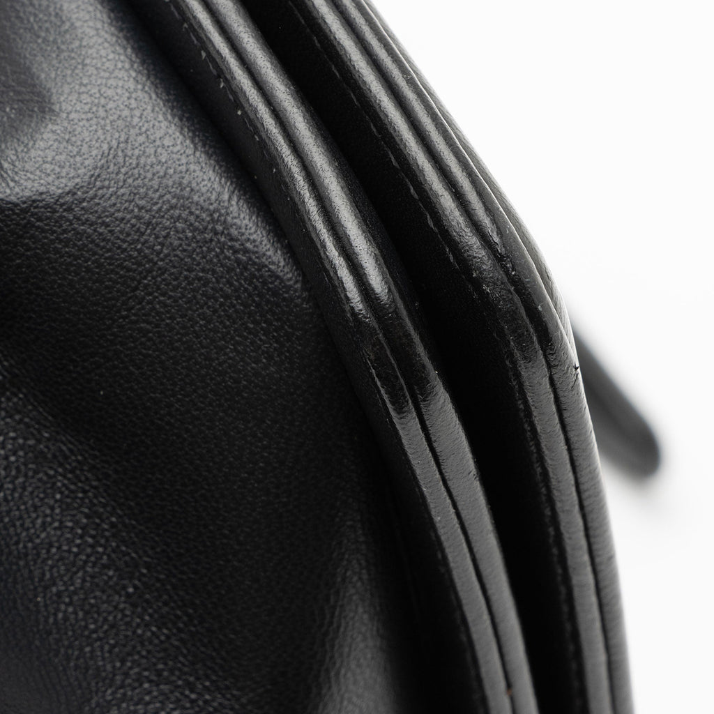 Chanel Chevron Wrinkled Lambskin New Medium Boy Bag (SHF-rjzaUj)