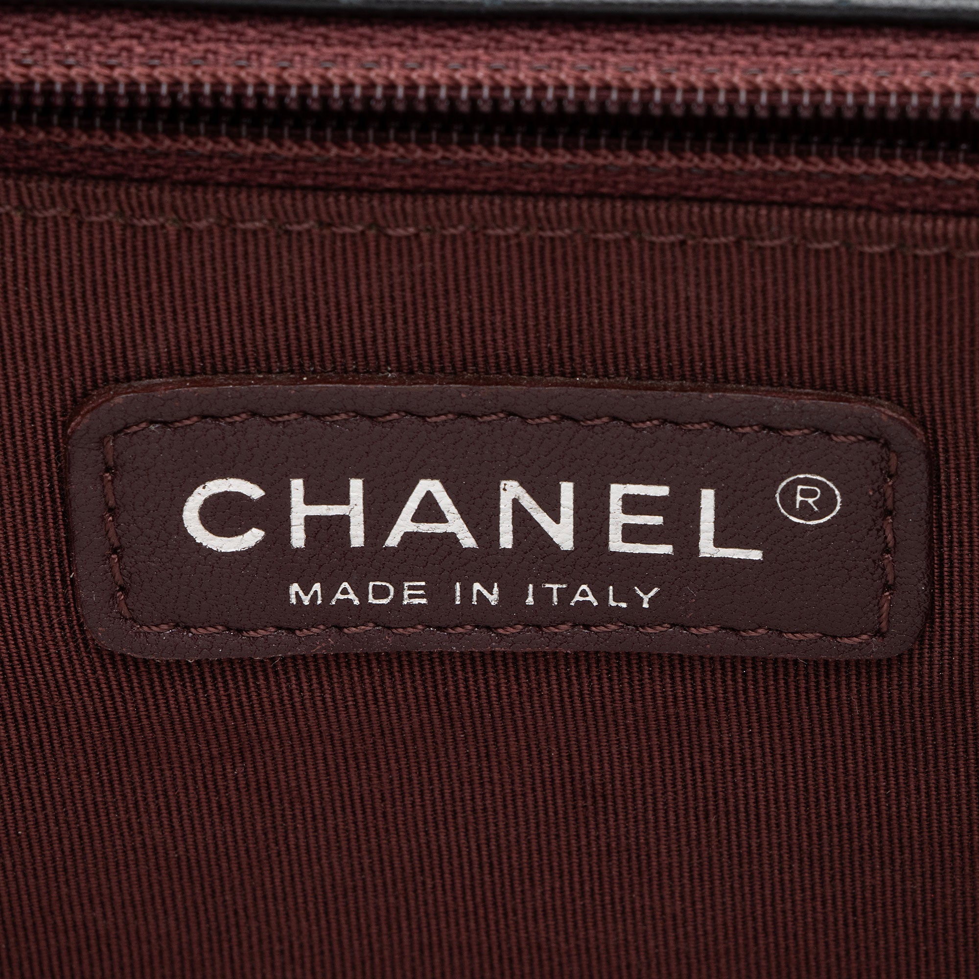 Chanel Chevron Wrinkled Lambskin New Medium Boy Bag (SHF-rjzaUj)