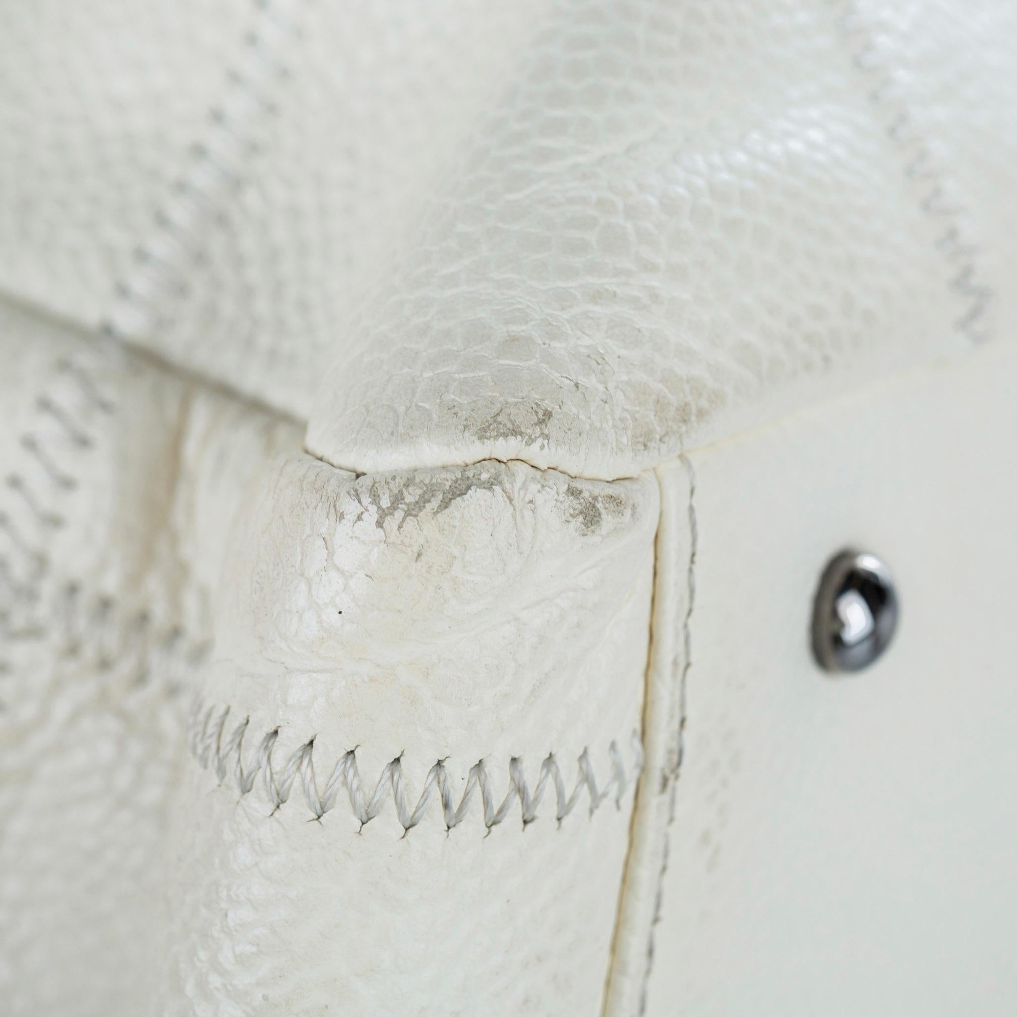 Chanel Choco Bar Caviar Leather Shoulder Bag (SHG-19777)