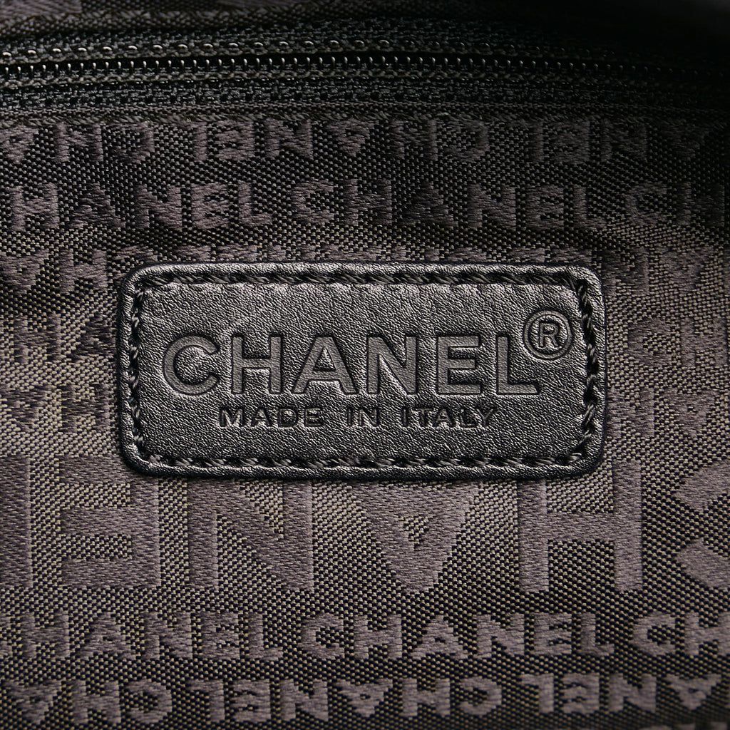 Chanel Chocolate Bar Leather Handbag (SHG-35793)