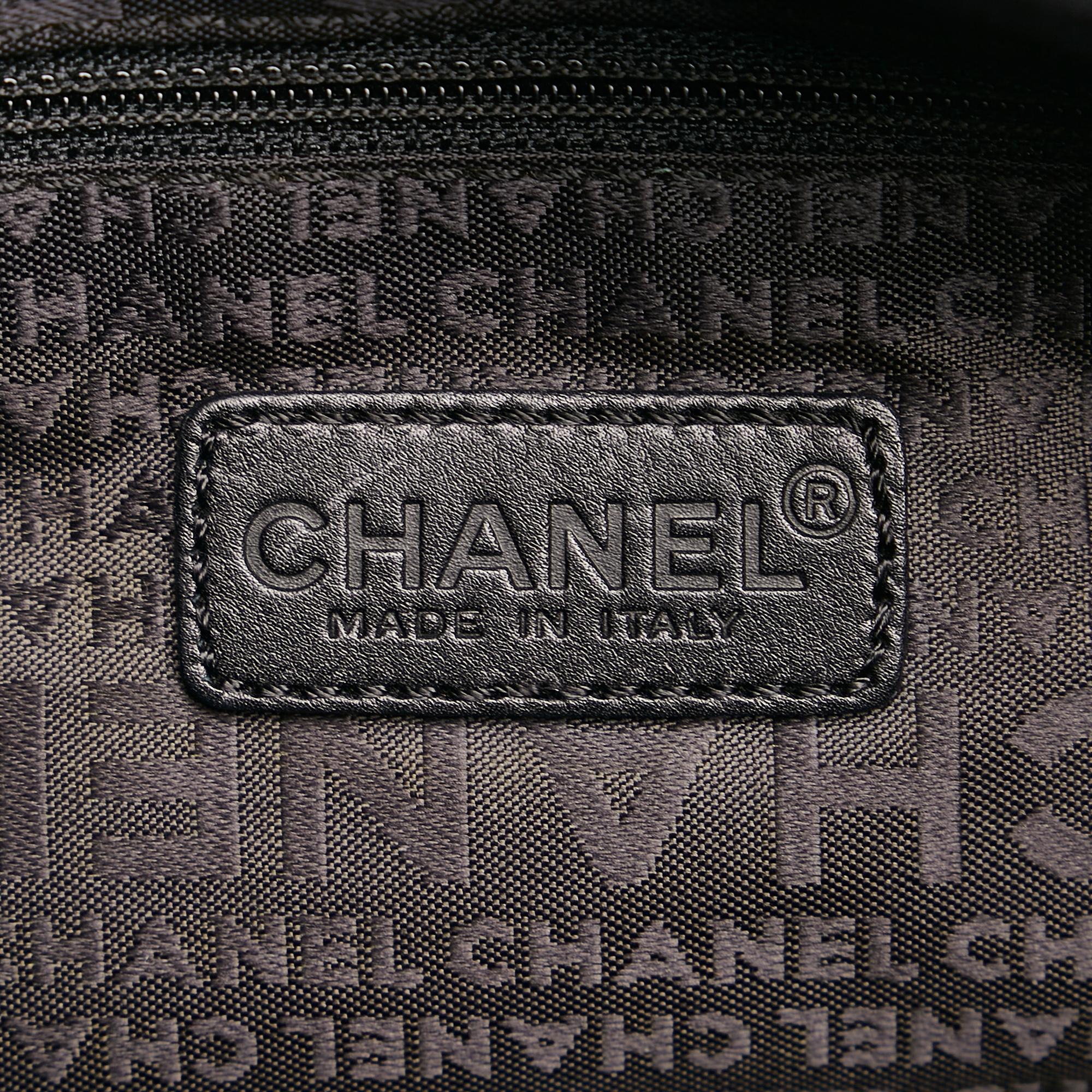 Chanel Chocolate Bar Leather Handbag (SHG-35793)