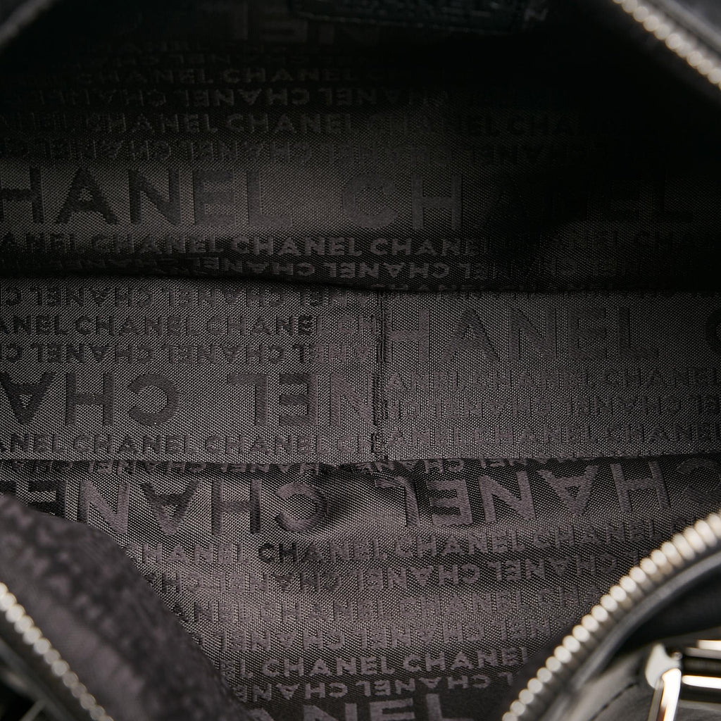 Chanel Chocolate Bar Leather Handbag (SHG-35793)
