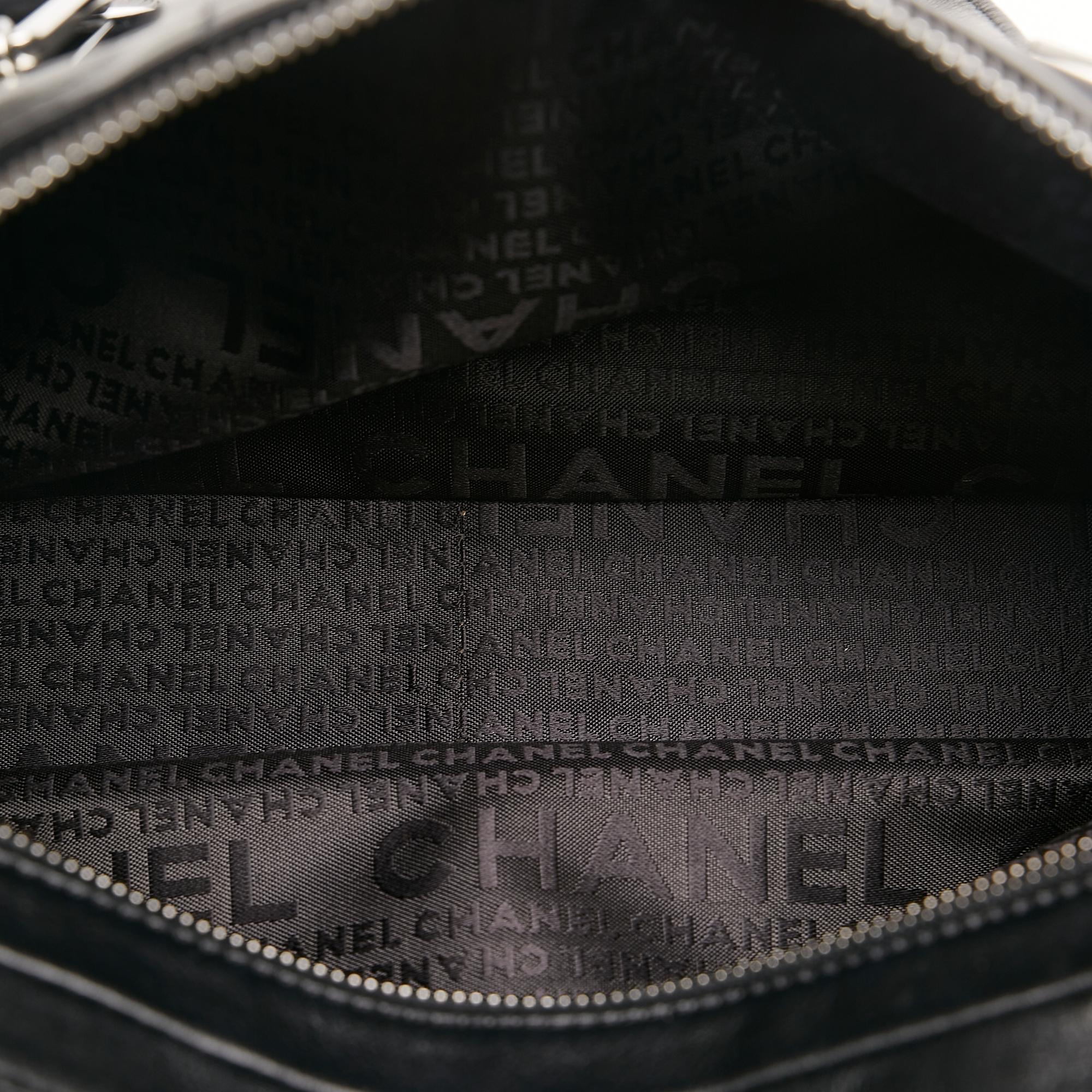 Chanel Chocolate Bar Leather Handbag (SHG-35793)