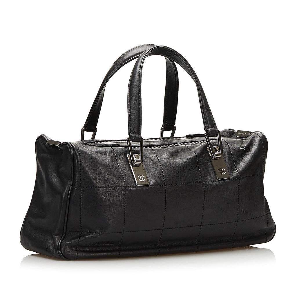 Chanel Chocolate Bar Leather Handbag (SHG-35793)