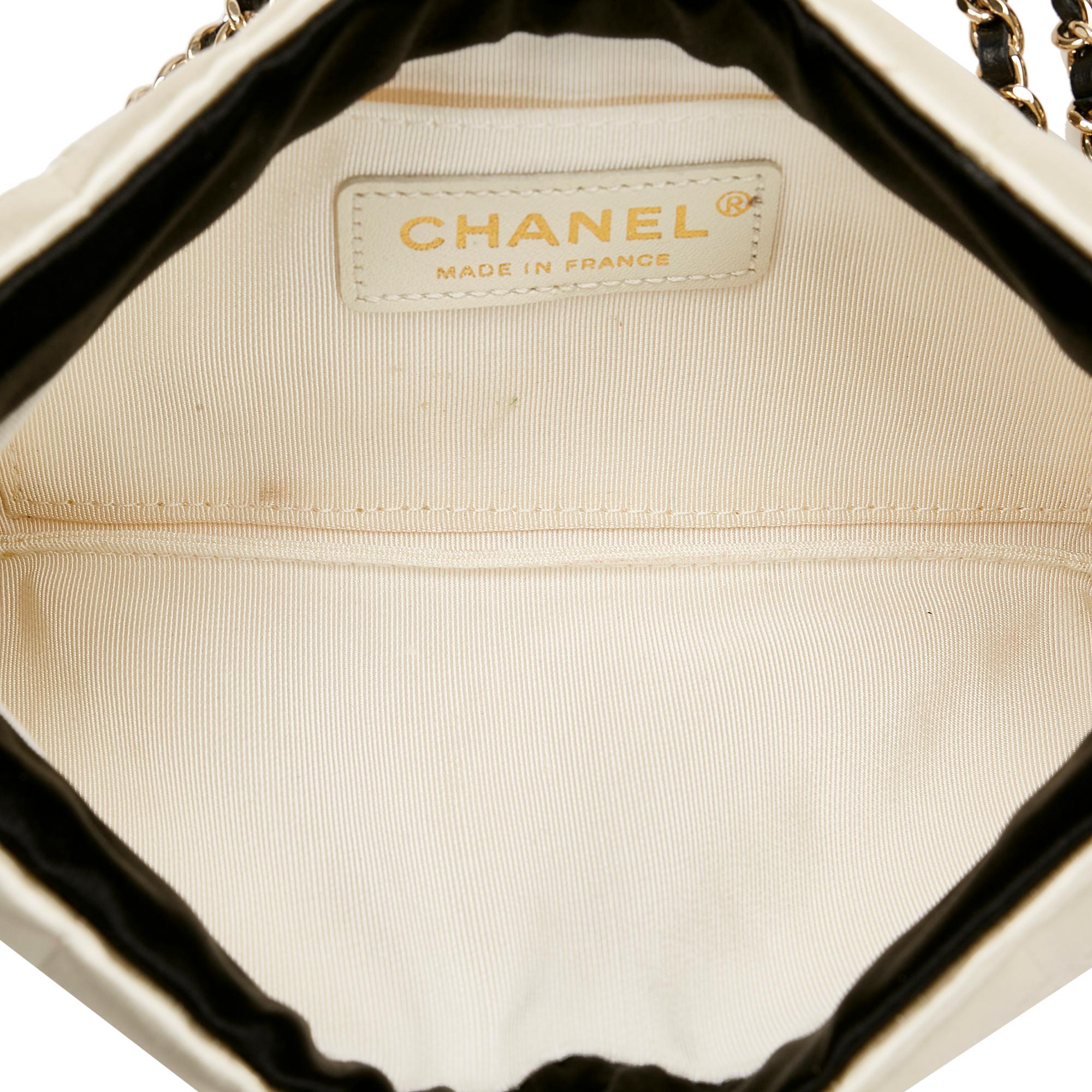 Chanel Chocolate Bar Satin Shoulder Bag (SHG-ByUsCX)
