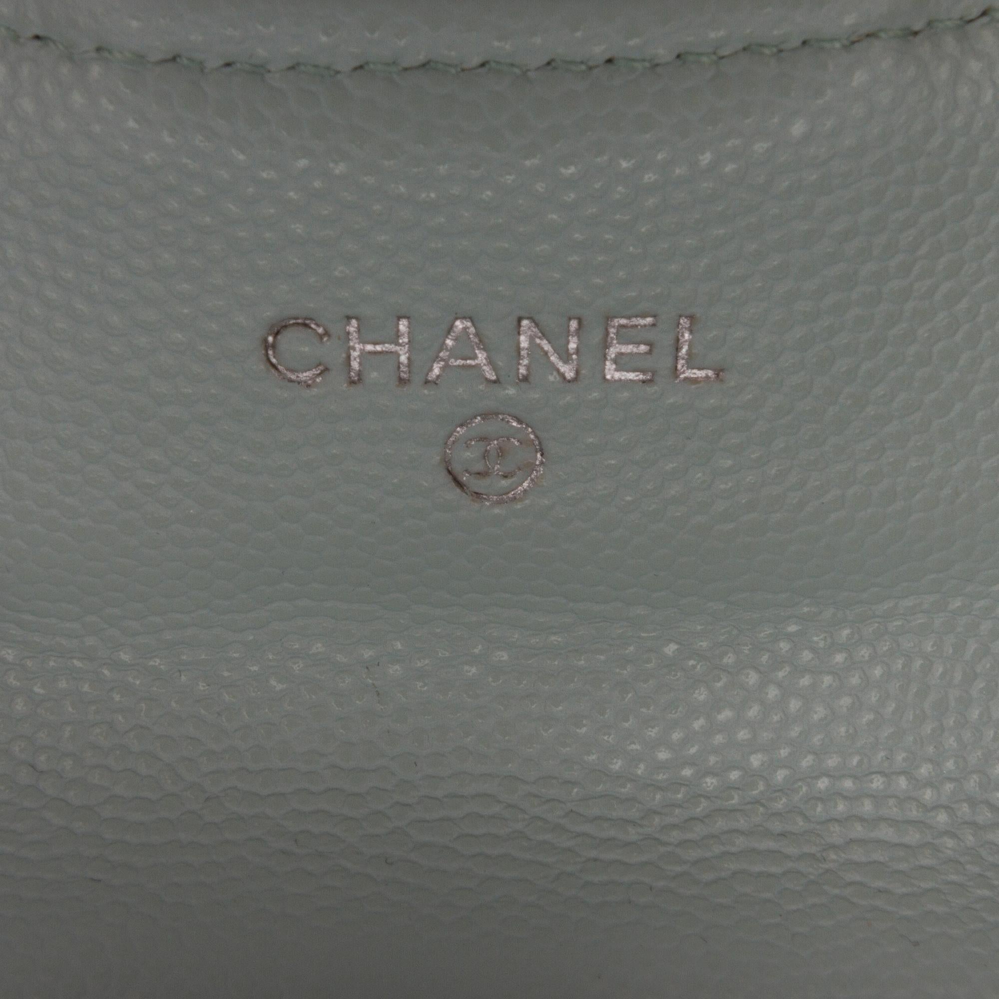 Chanel Classic Caviar Card Holder (SHG-ldd4kZ)