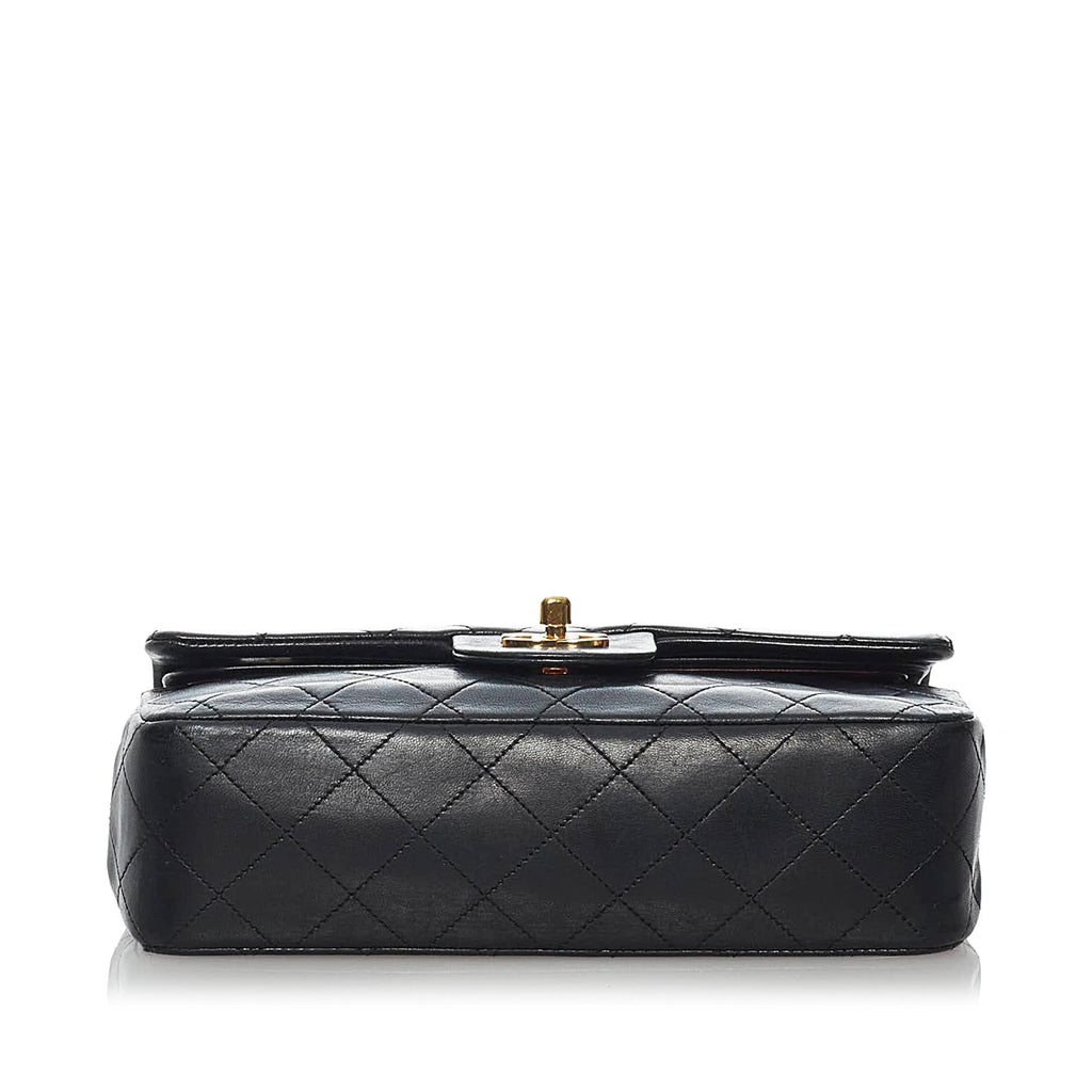 Chanel Classic Lambskin Leather Double Flap Bag (SHG-31300)