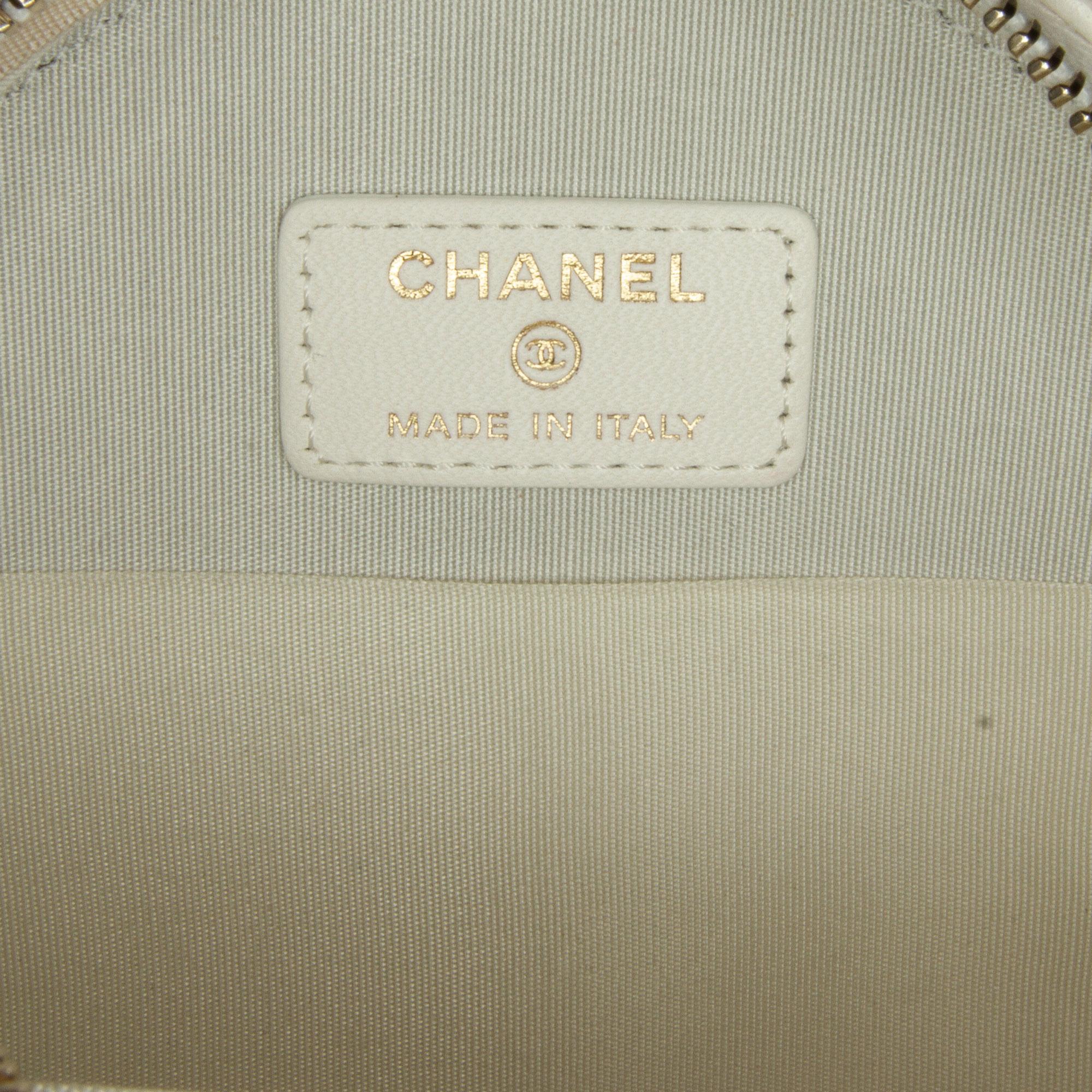 Chanel Classic Lambskin Round Crossbody (SHG-JyweQg)