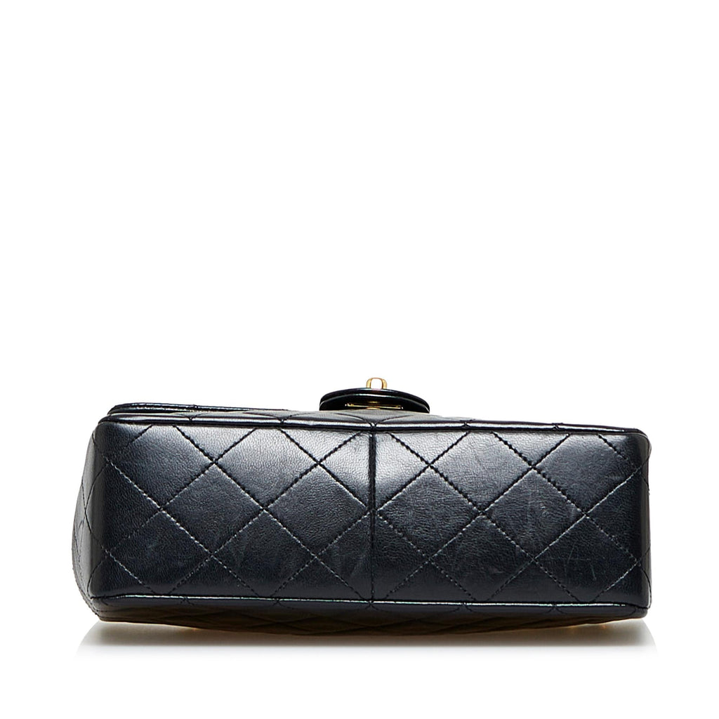 Chanel Classic Lambskin Single Flap (SHG-yfW8dh)