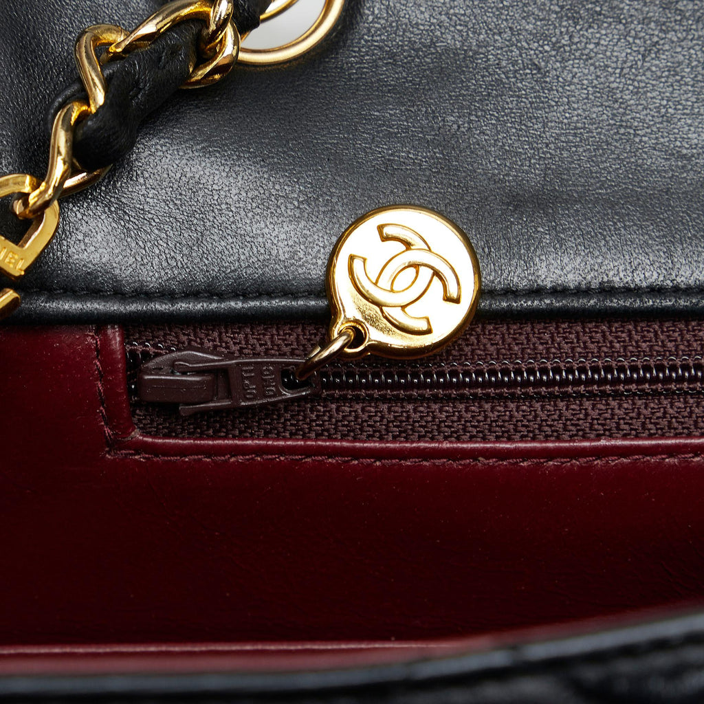 Chanel Classic Lambskin Single Flap (SHG-yfW8dh)