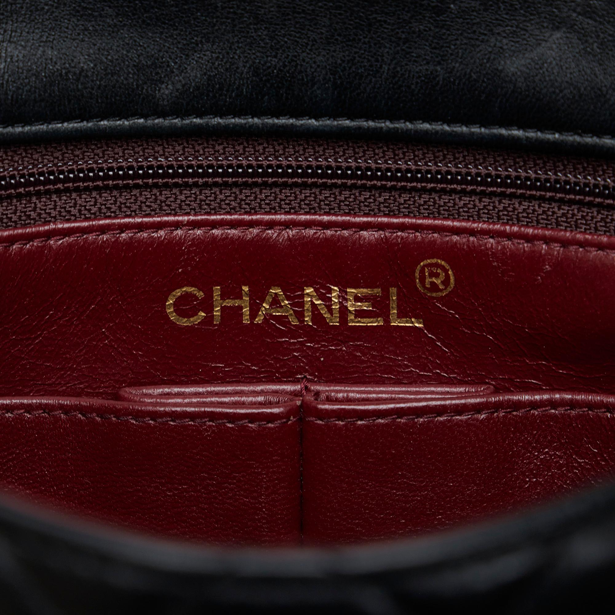 Chanel Classic Lambskin Single Flap (SHG-yfW8dh)