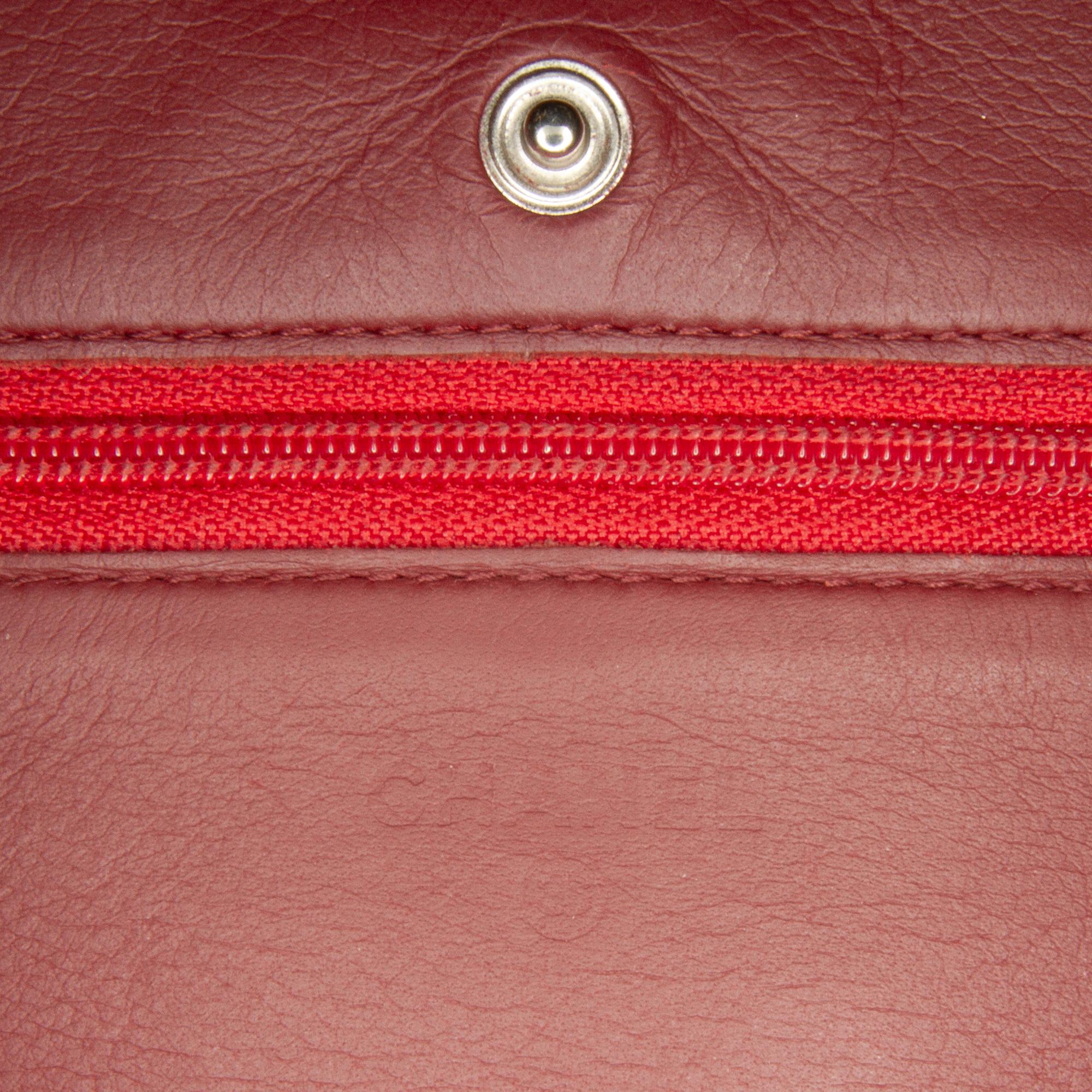 Chanel Classic Lambskin Wallet on Chain (SHG-otiP9r)