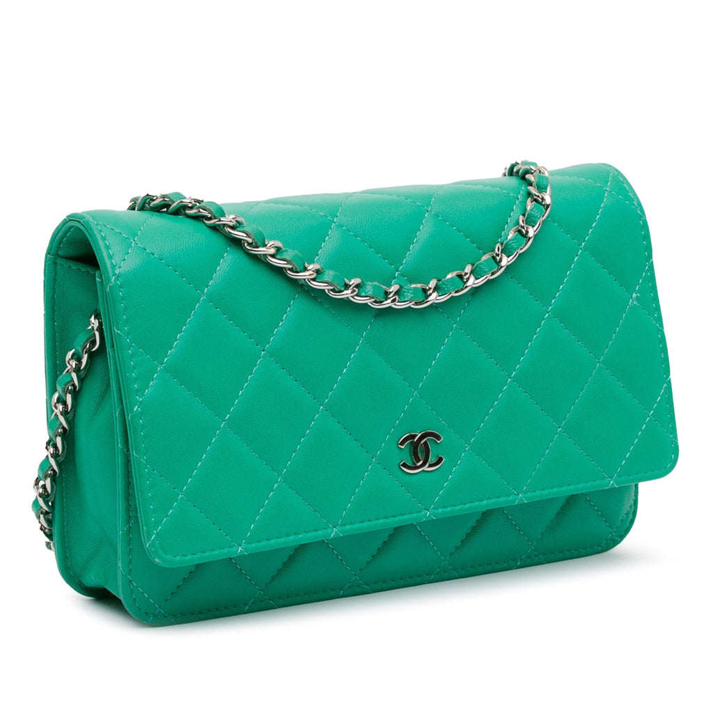 Chanel Classic Lambskin Wallet on Chain (SHG-btLSIe)