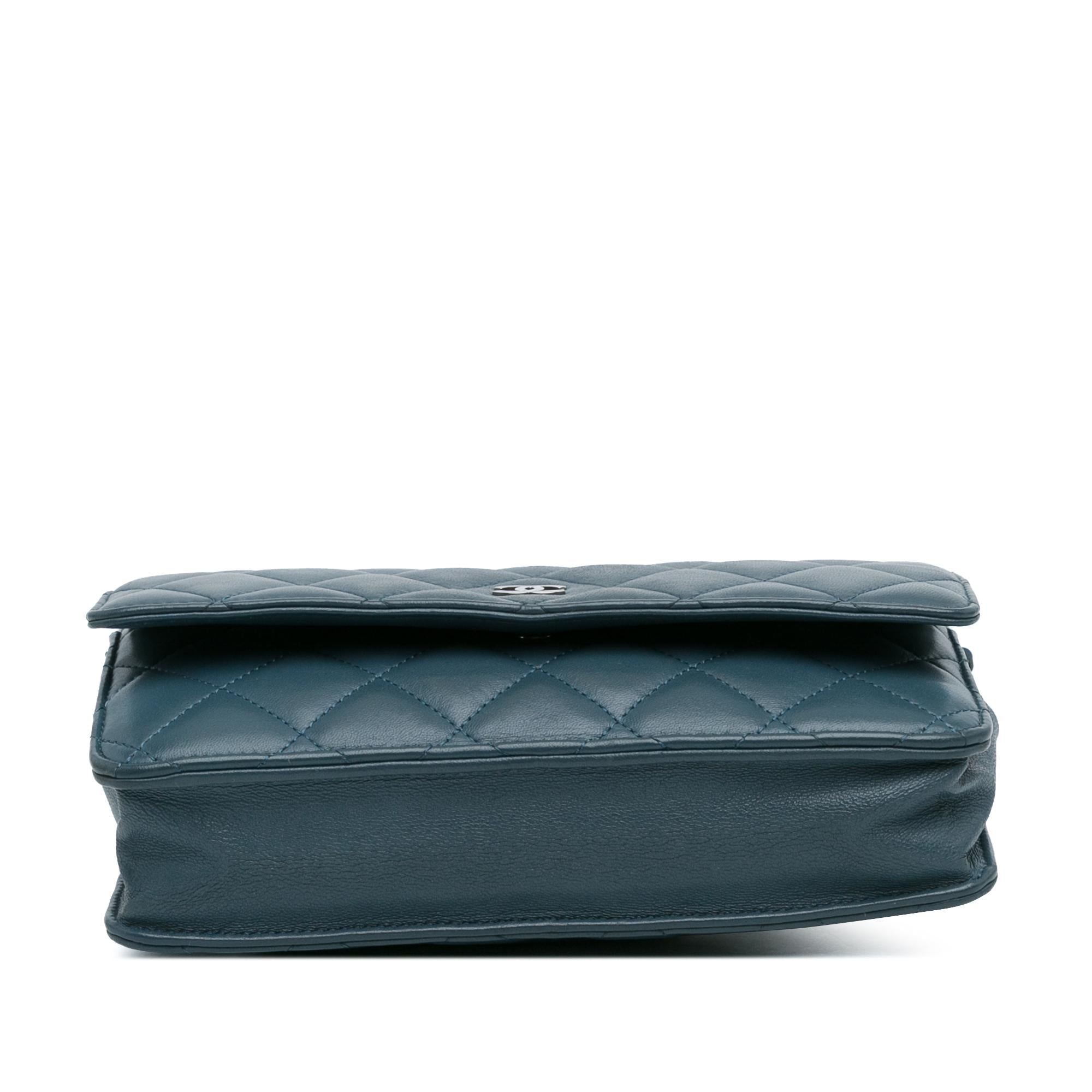 Chanel Classic Lambskin Wallet on Chain (SHG-gkuHIv)