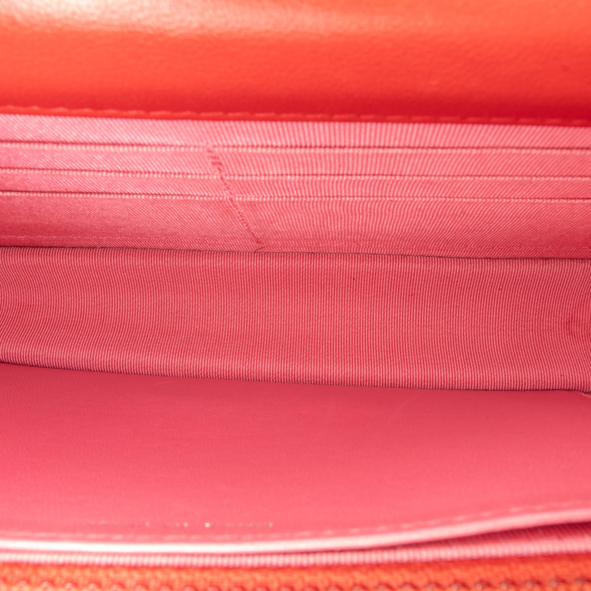 Chanel Classic Lambskin Wallet on Chain (SHG-VSwCPj)