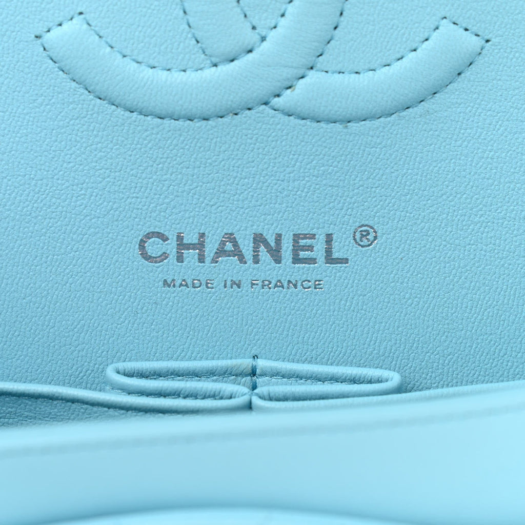 CHANEL CLASSIC MEDIUM QUILTED CALFSKIN DOUBLE FLAP BAG