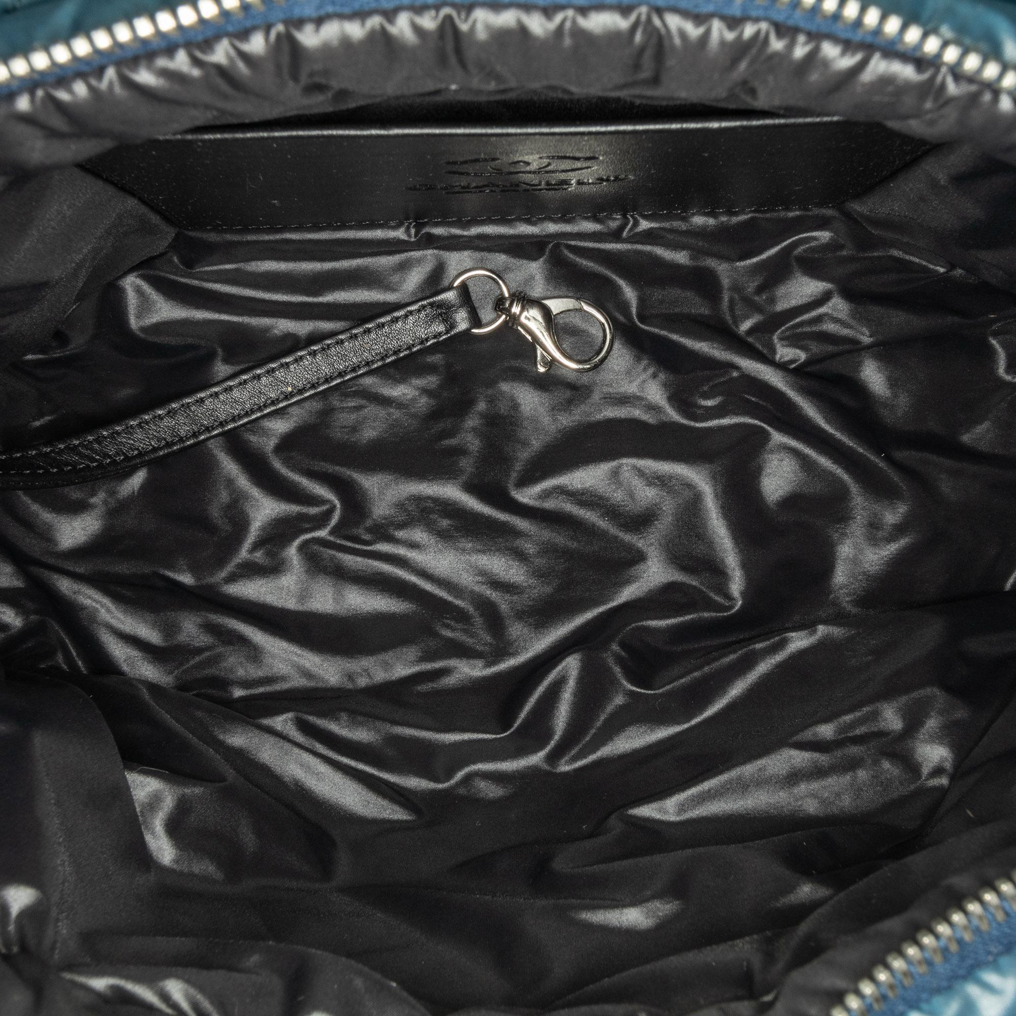 Chanel Coco Cocoon Cosmetic Pouch (SHG-AC0BiJ)