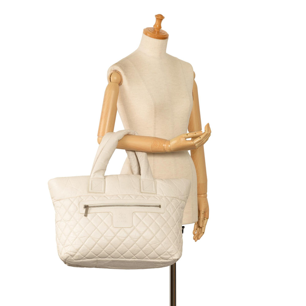 Chanel Coco Cocoon Tote (SHG-HdP7wk)