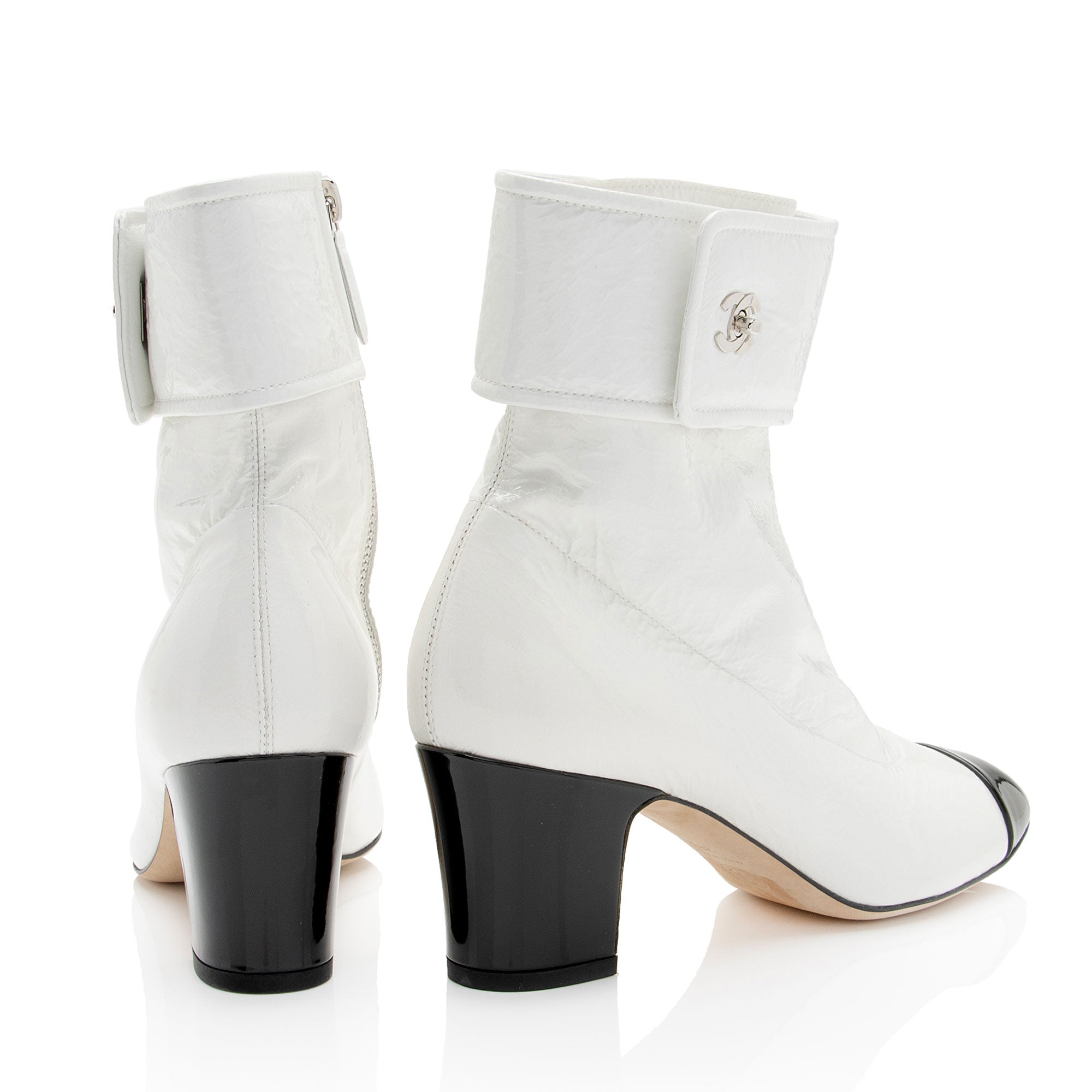 Chanel Crinkled Patent Leather CC Turnlock Cap Toe Boots - Size 8.5 / 38.5 (SHF-lpj5st)
