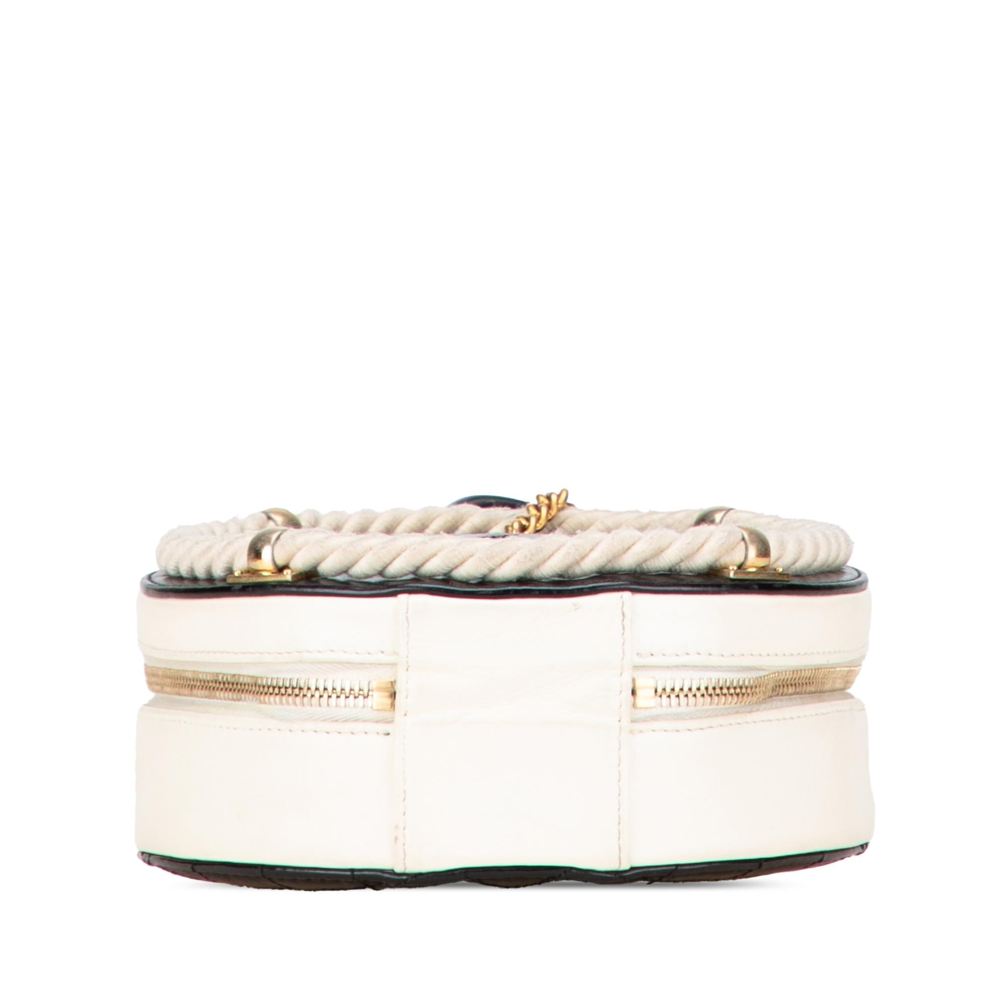 Chanel Crumpled Calfskin En Vogue Round Bag