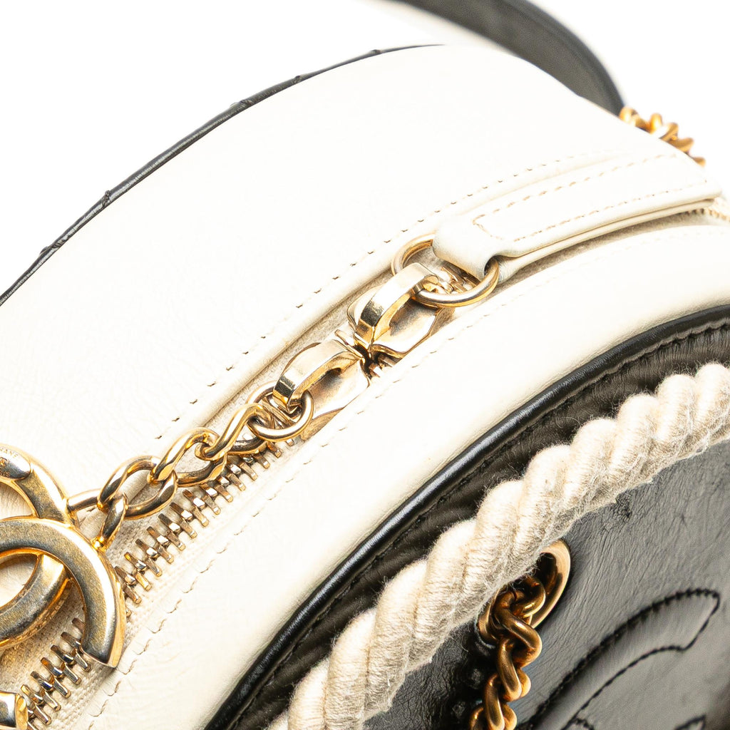 Chanel Crumpled Calfskin En Vogue Round Bag