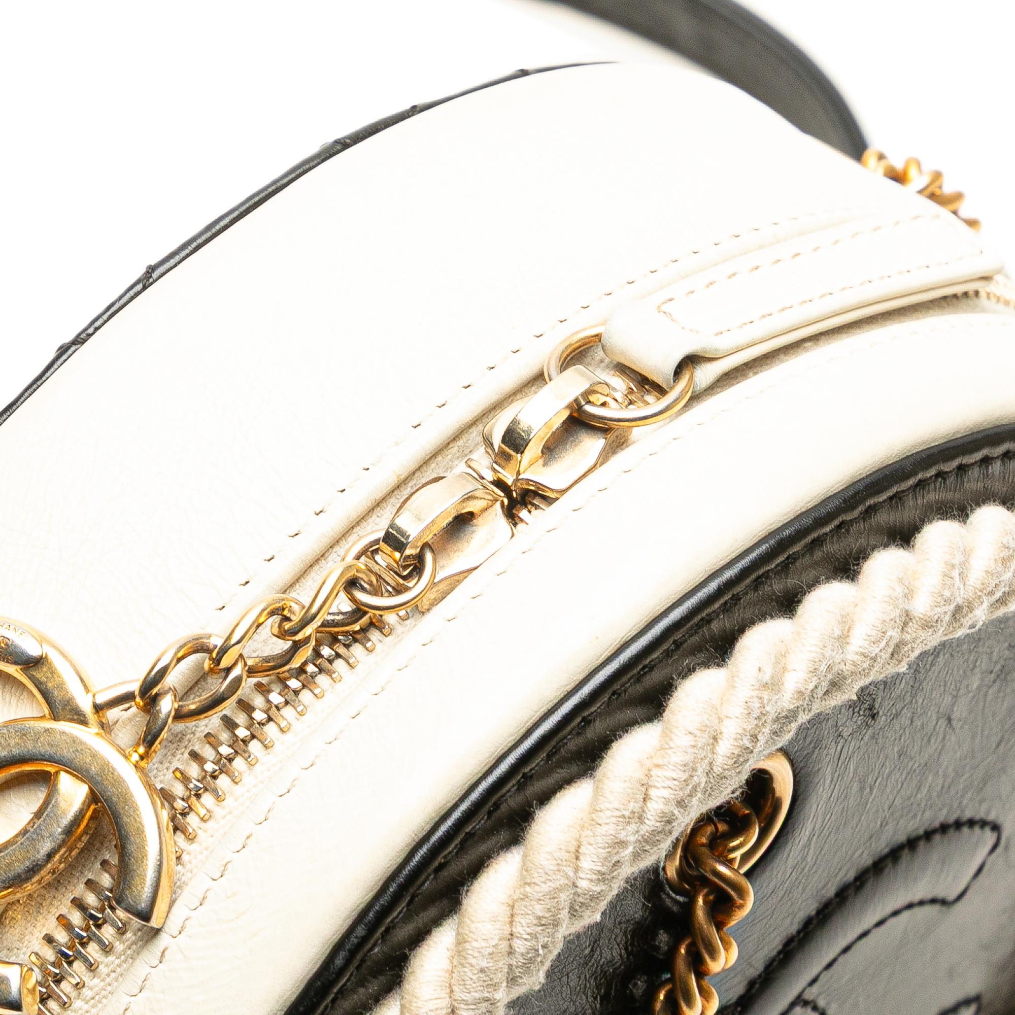 Chanel Crumpled Calfskin En Vogue Round Bag