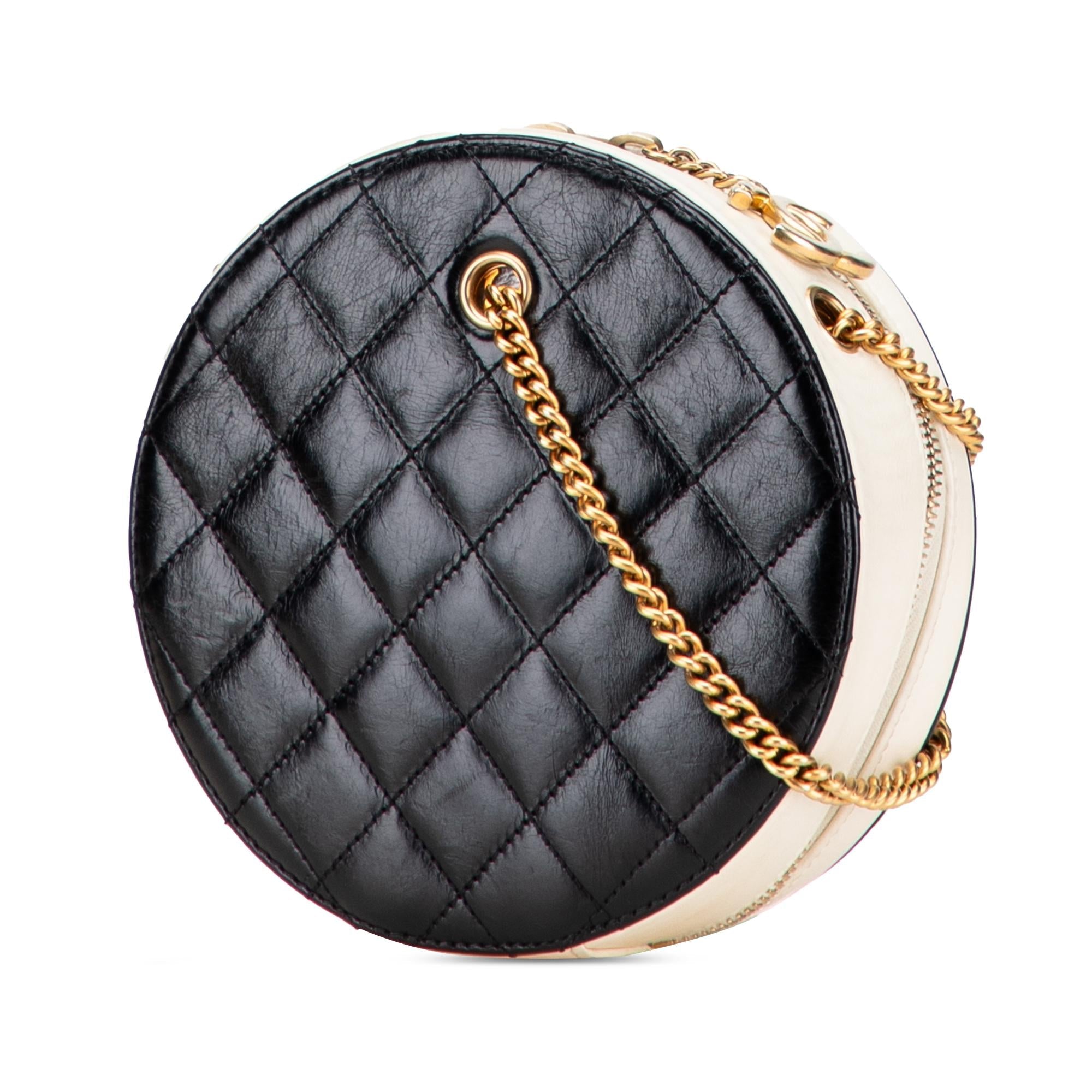 Chanel Crumpled Calfskin En Vogue Round Bag
