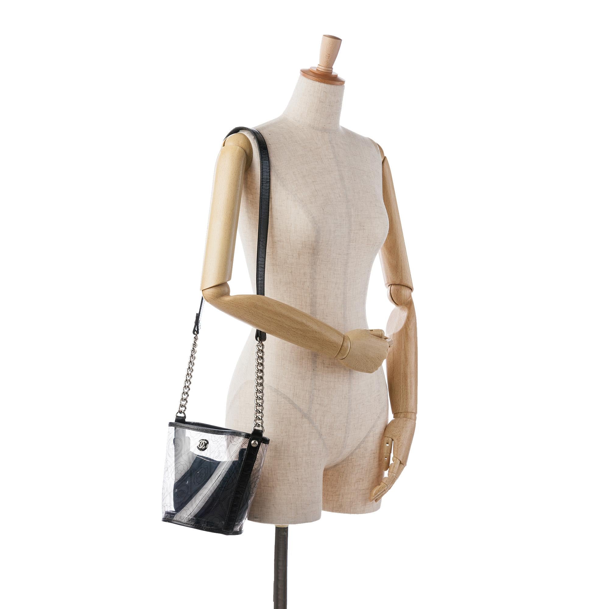 Chanel Crumpled Calfskin PVC Camellia Bucket (SHG-MQacNp)