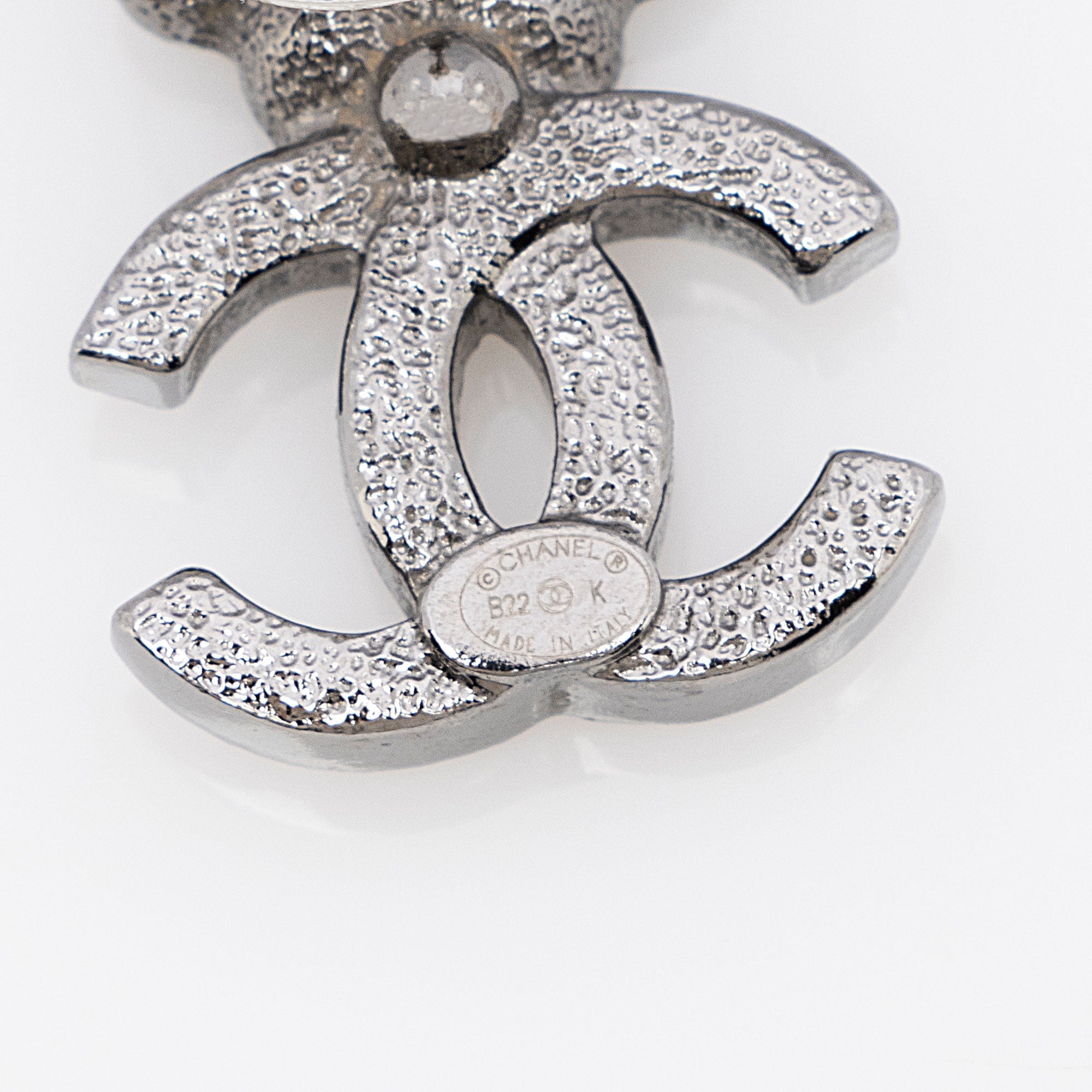 Chanel Crystal Pearl Flower CC Drop Earrings (SHF-aiN3WM)