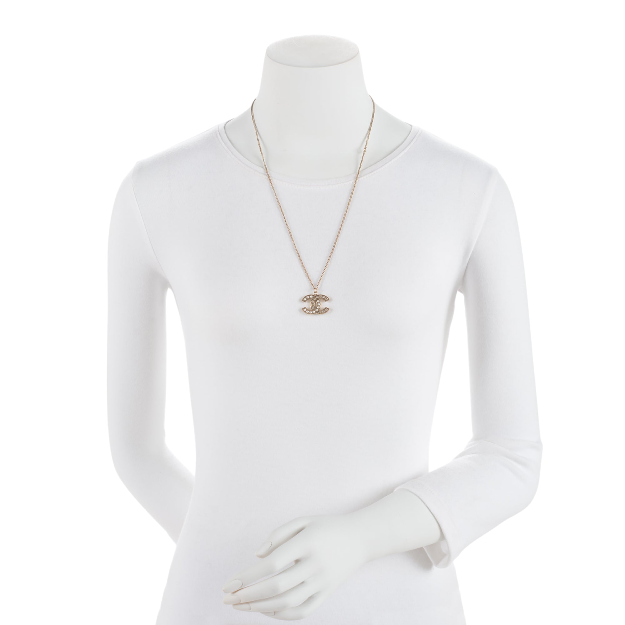Chanel Crystal Pearl CC Necklace (SHF-RxHf2H)