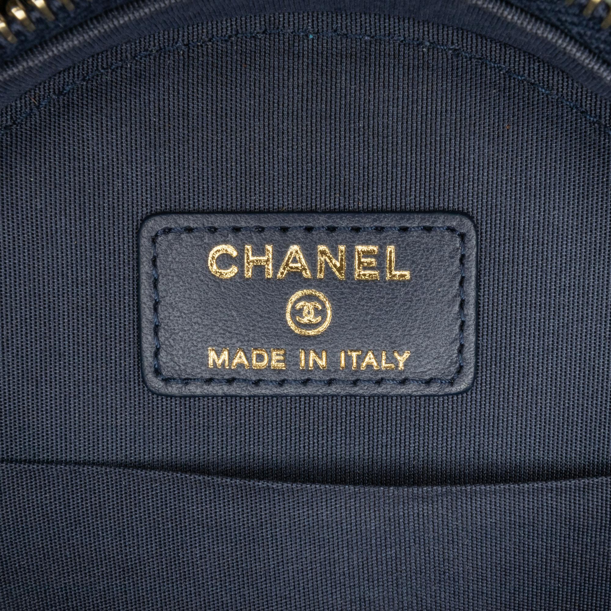 Chanel Denim 19 Round Clutch with Chain (SHG-NNHtw0)
