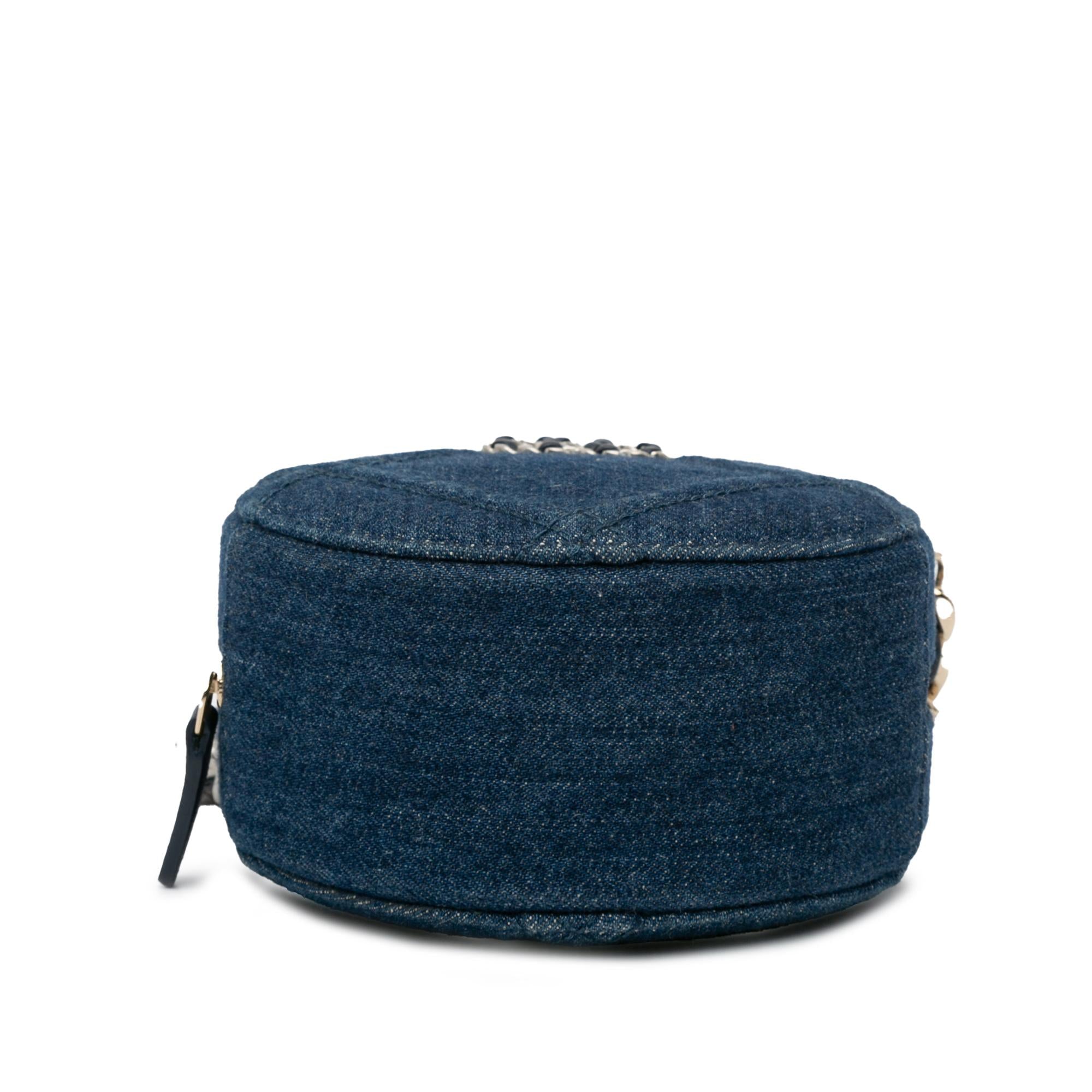Chanel Denim 19 Round Clutch with Chain (SHG-A6jTXJ)