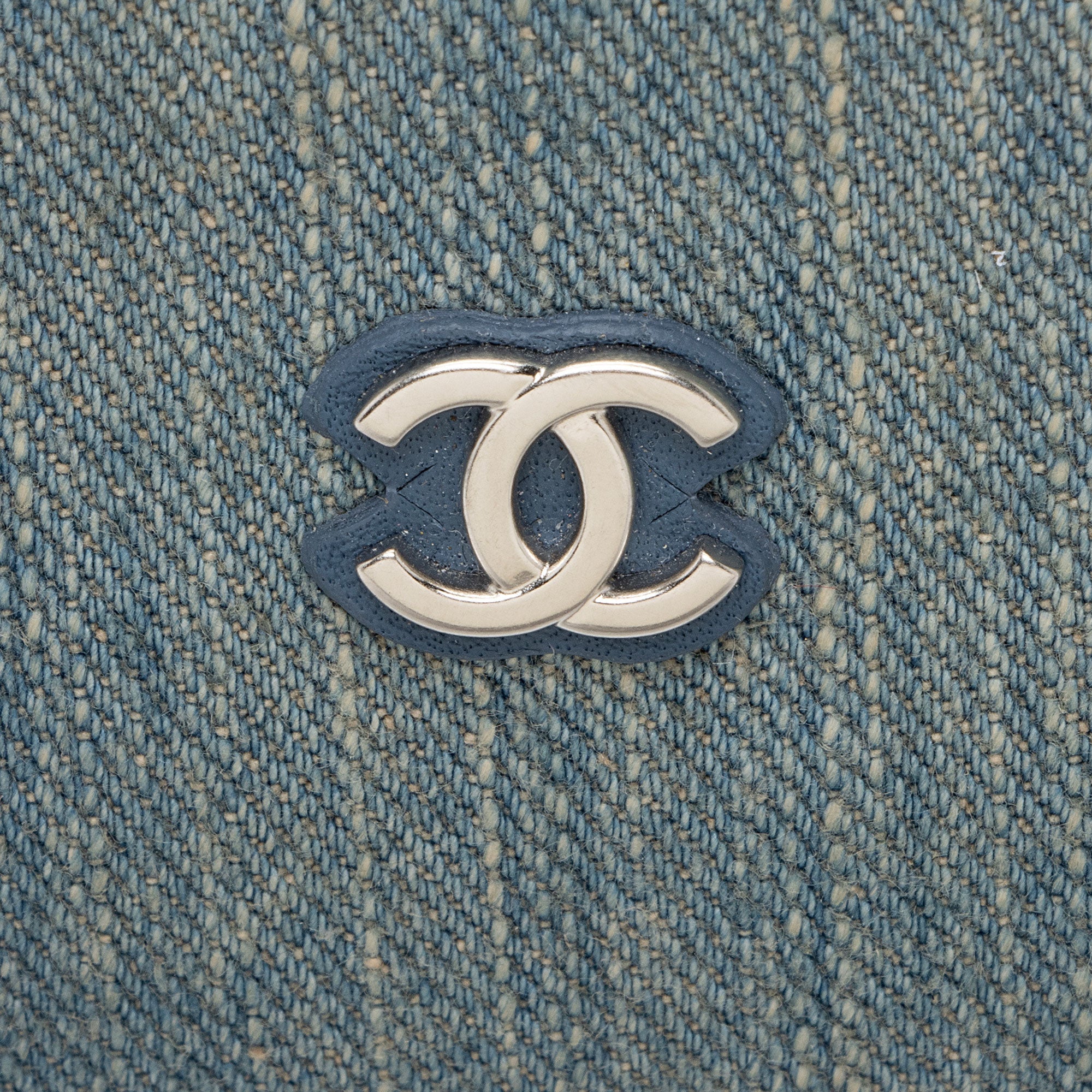 Chanel Denim Small Pochette (SHF-JTHJj8)