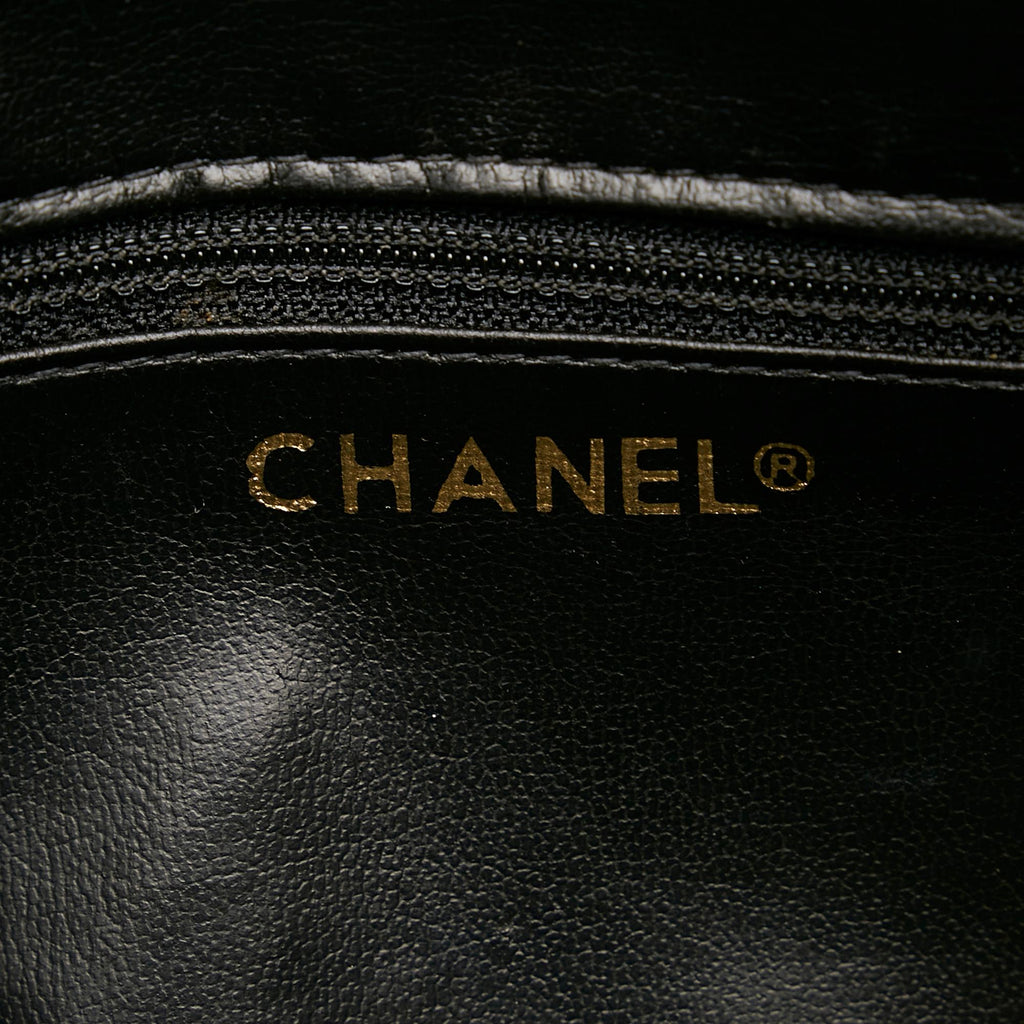 Chanel Diamond Stitch Pouch (SHG-7uj1q0)