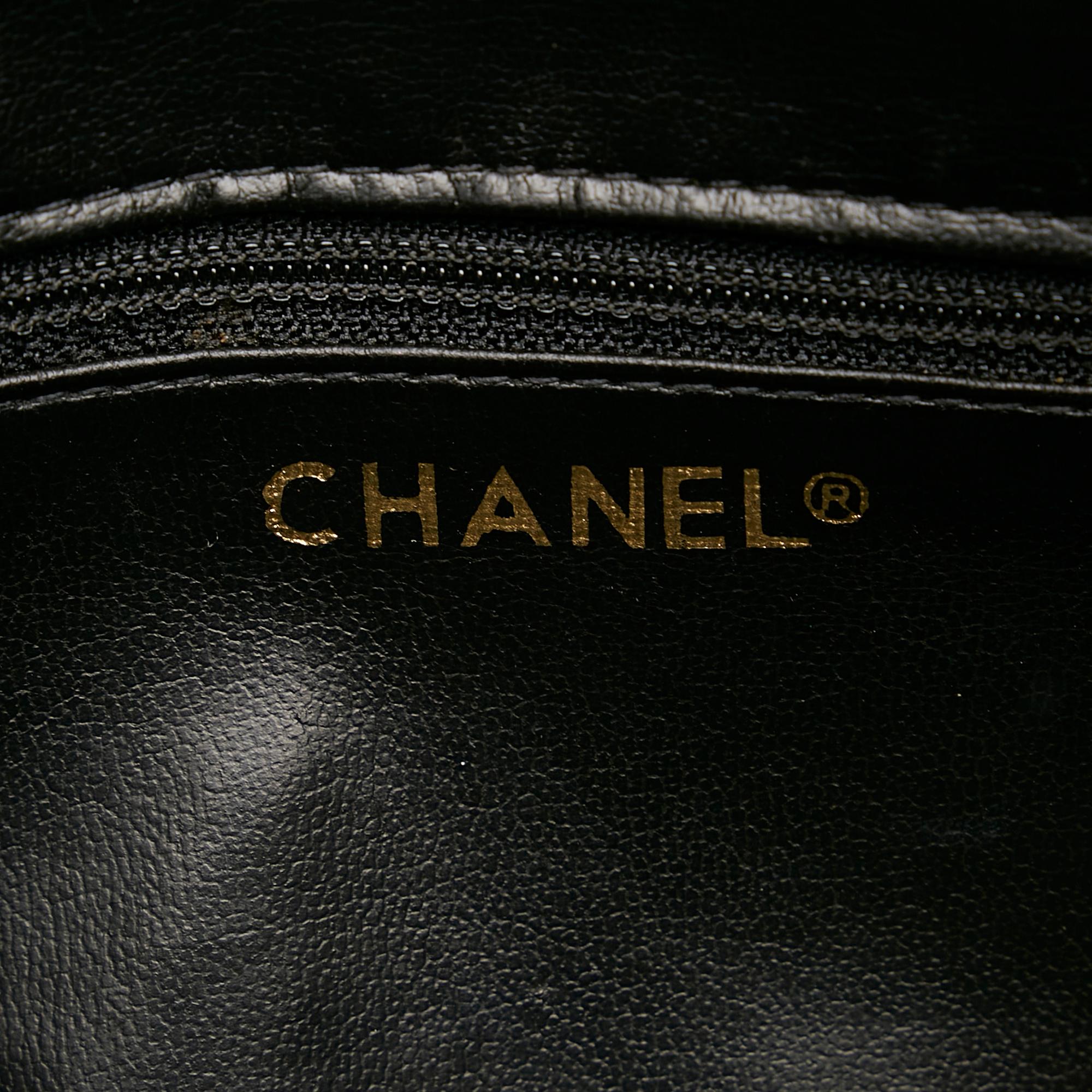 Chanel Diamond Stitch Pouch (SHG-7uj1q0)