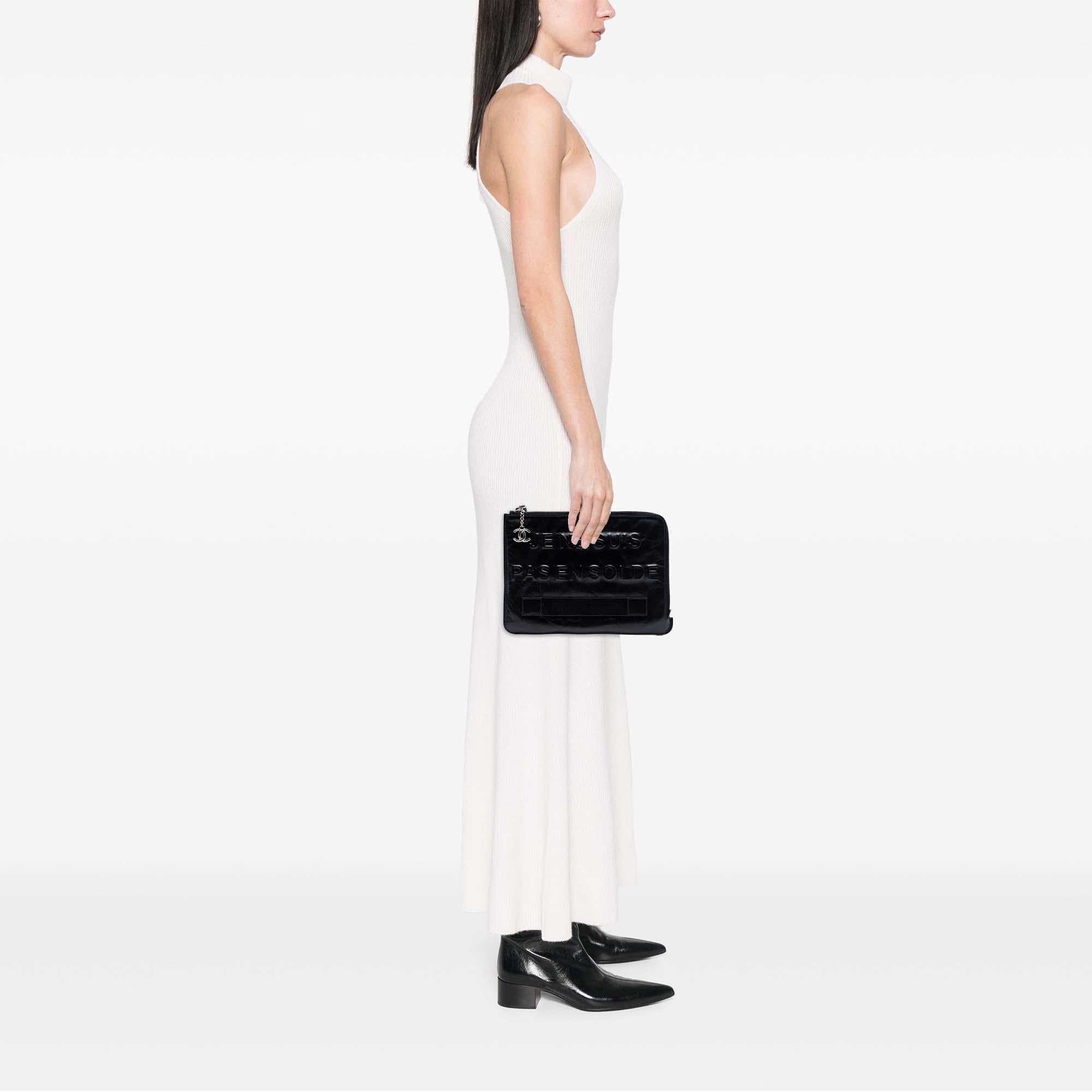 Chanel Distressed Calfskin Je Ne Suis Pas En Solde Clutch