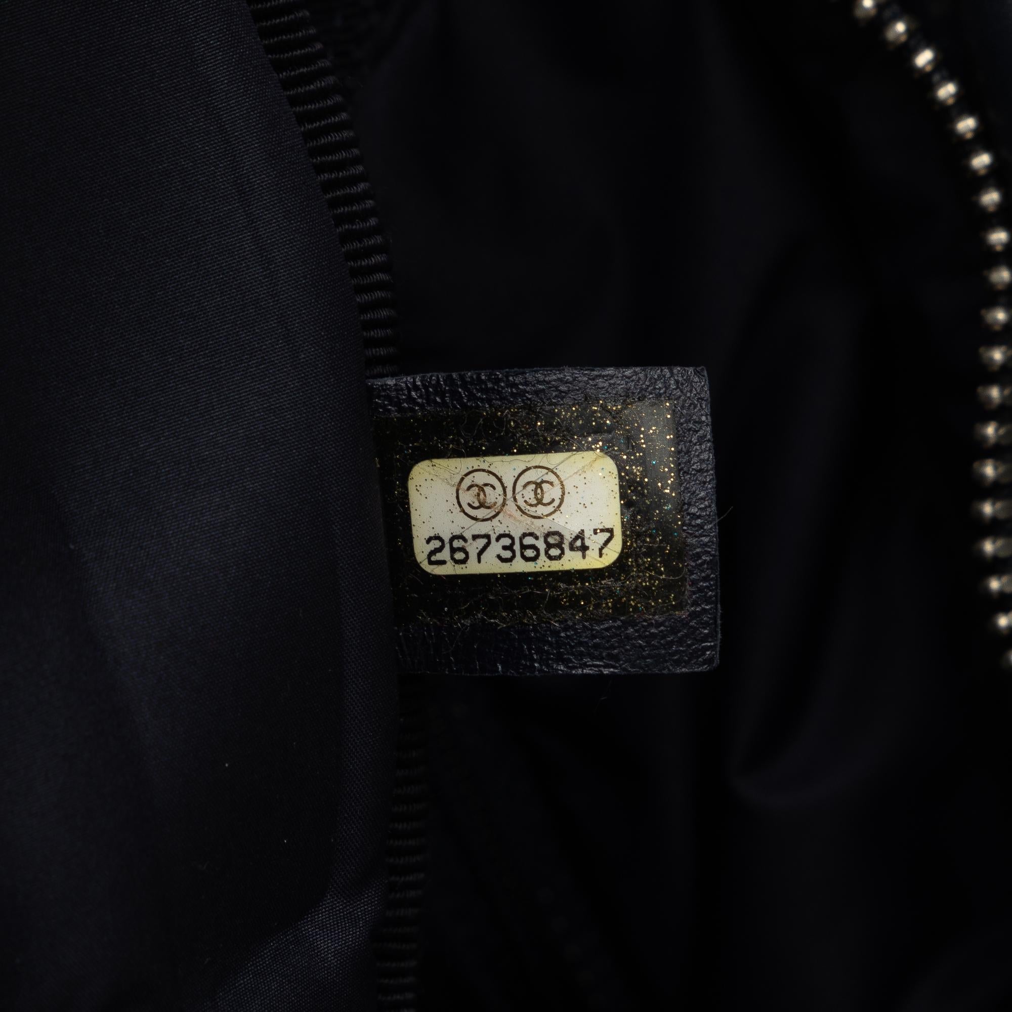 Chanel Doudoune Crossbody Bag (SHG-7ROZxM)