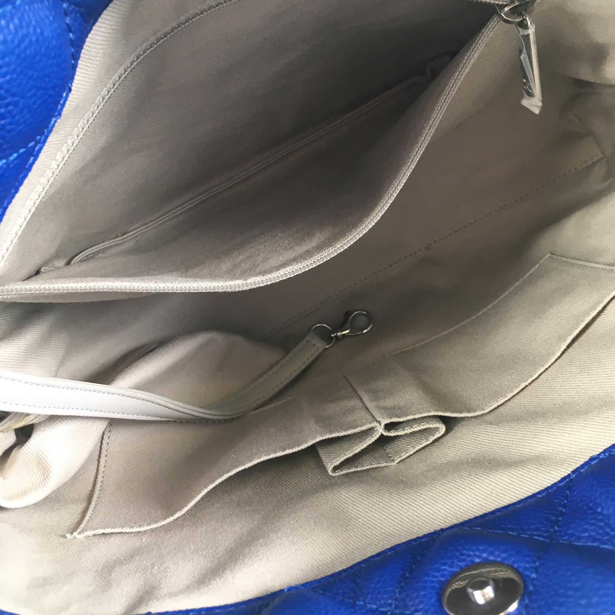 Chanel Easy Caviar Leather Tote Bag (SHG-NcKubb)