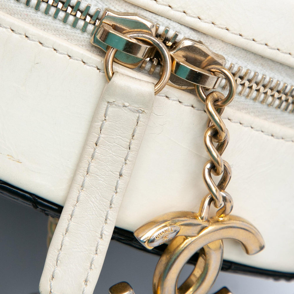 Chanel En Vogue Round Bag (SHG-VNtj2S)